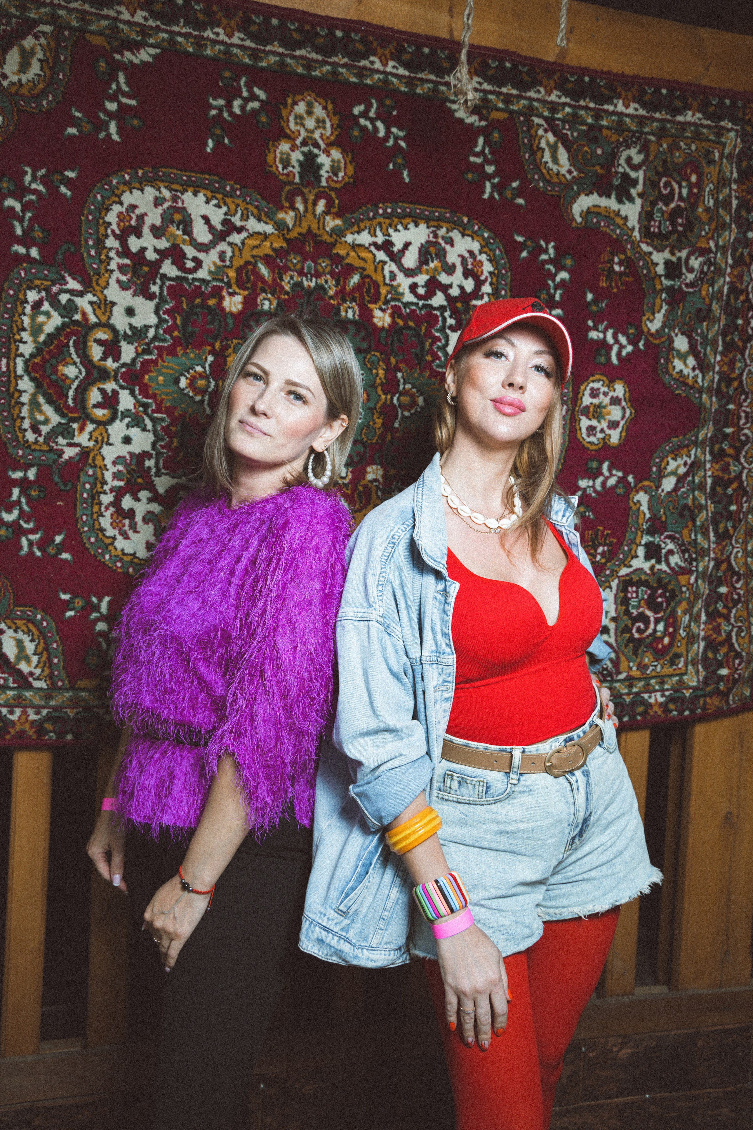 EVENT (vibe — вечеринка в стиле 90-х). Photographer — Regina Sal’manova. Uray