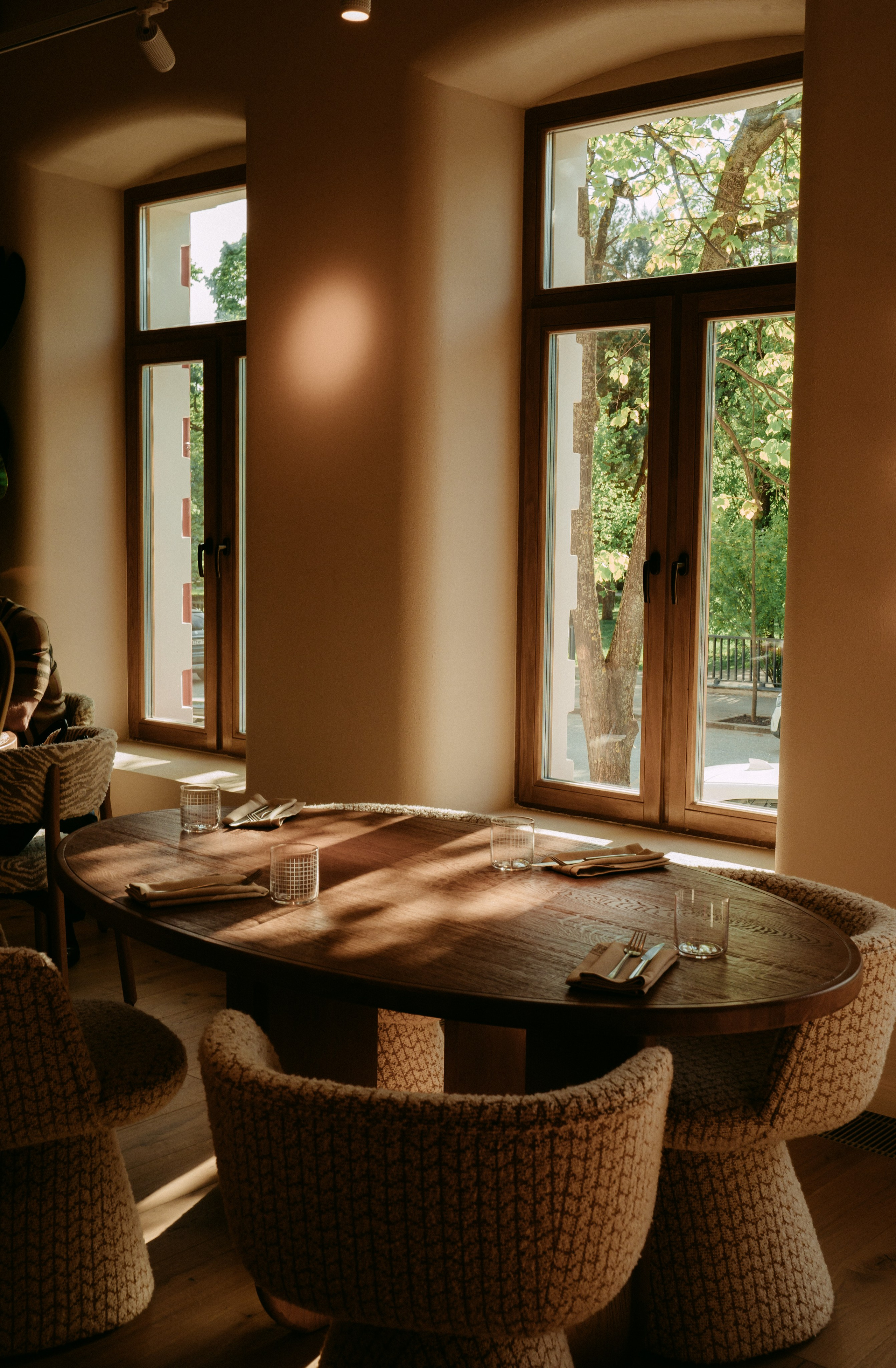 Хорошая девочка / Открытие ресторана в Казани. Саша Копылов, фотограф в Казани