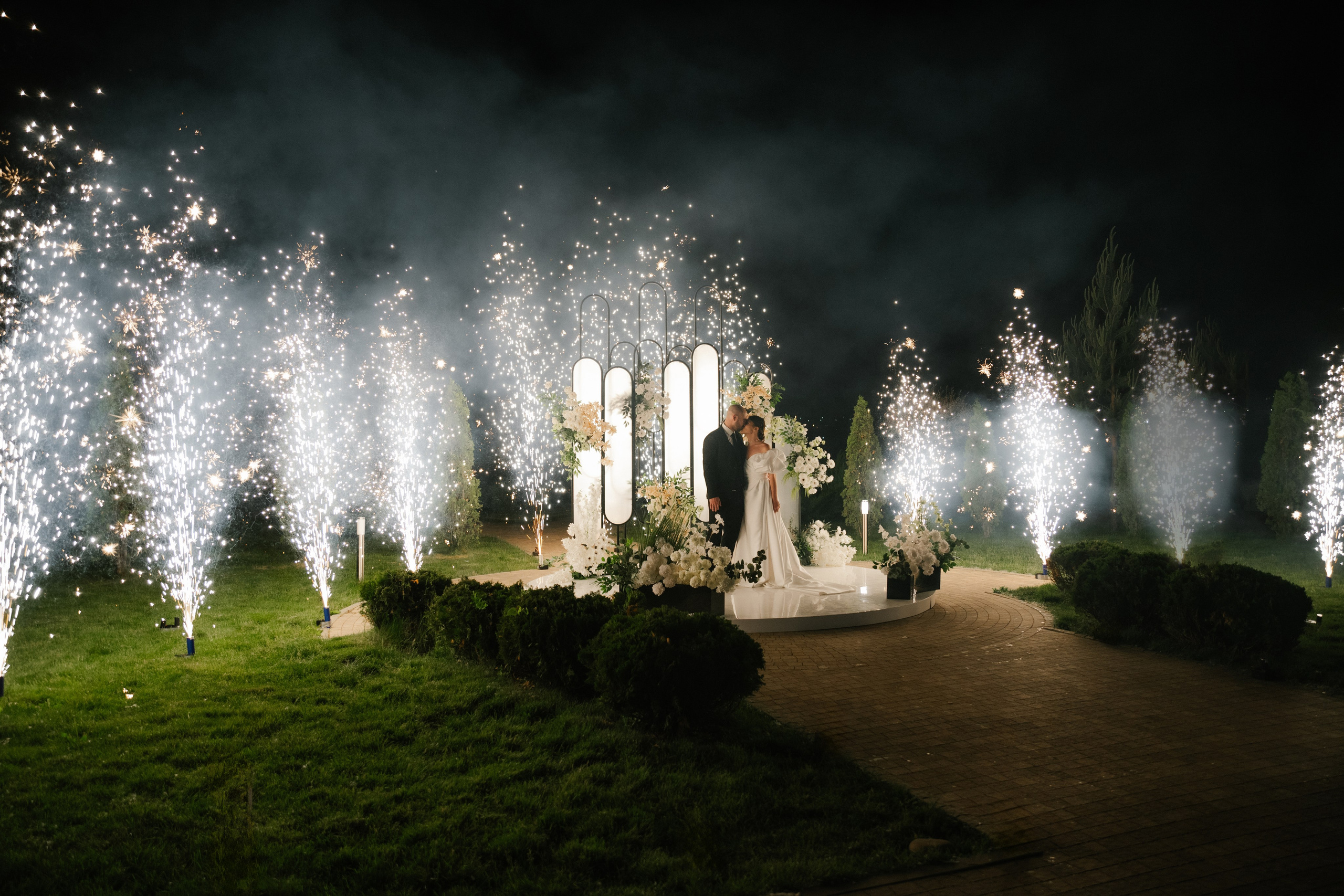 Геворг и Екатерина 17.05.2025. ОРГАНИЗАТОР МЕРОПРИЯТИЙ ОКСАНА МАНУЗИНА ШАХТЫ I РОСТОВ I РОСТОВСКАЯ ОБЛАСТЬ