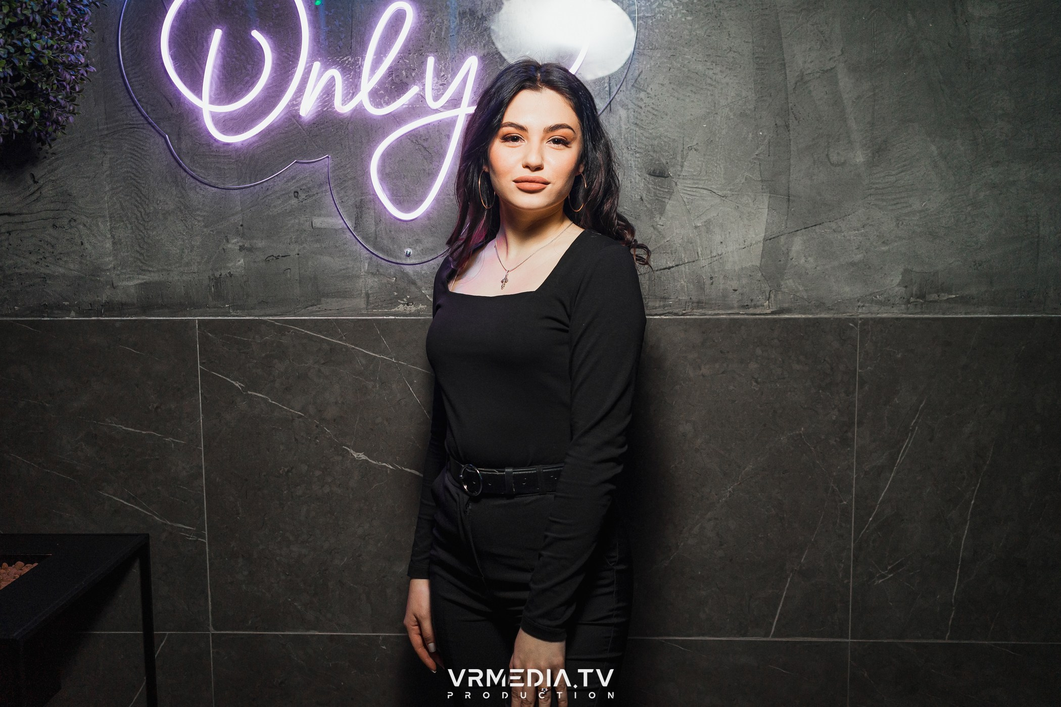 Бумажный дом в баре «Друзья»