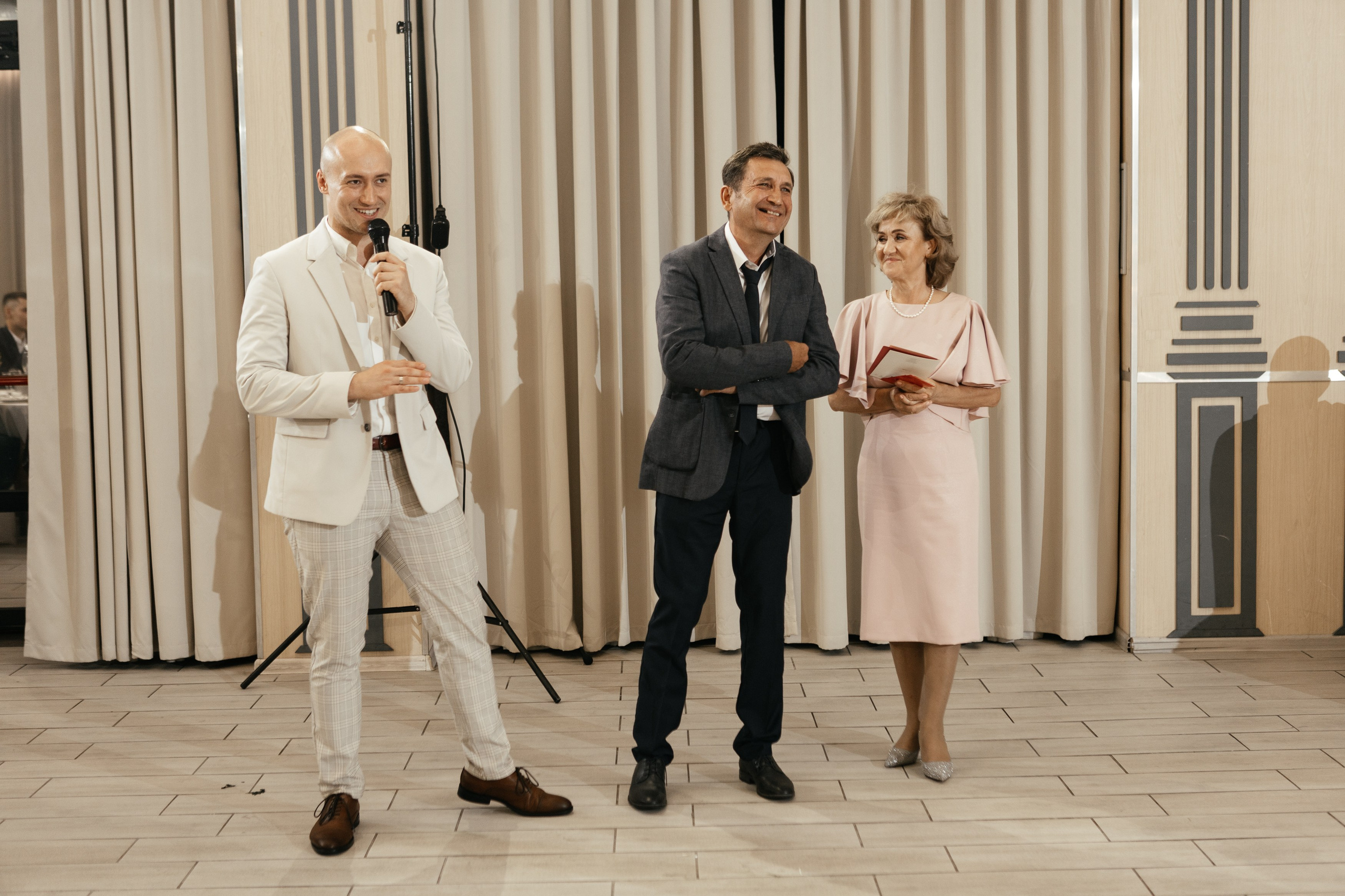 Свадебный фотограф Уфа — Руслан ГабдлисламовЖивые эмоции, красивые кадры, воспоминания на всю жизнь.Работаю по всей Республике Башкортоста. Свадебный фотограф Уфа Руслан Габдлисламов