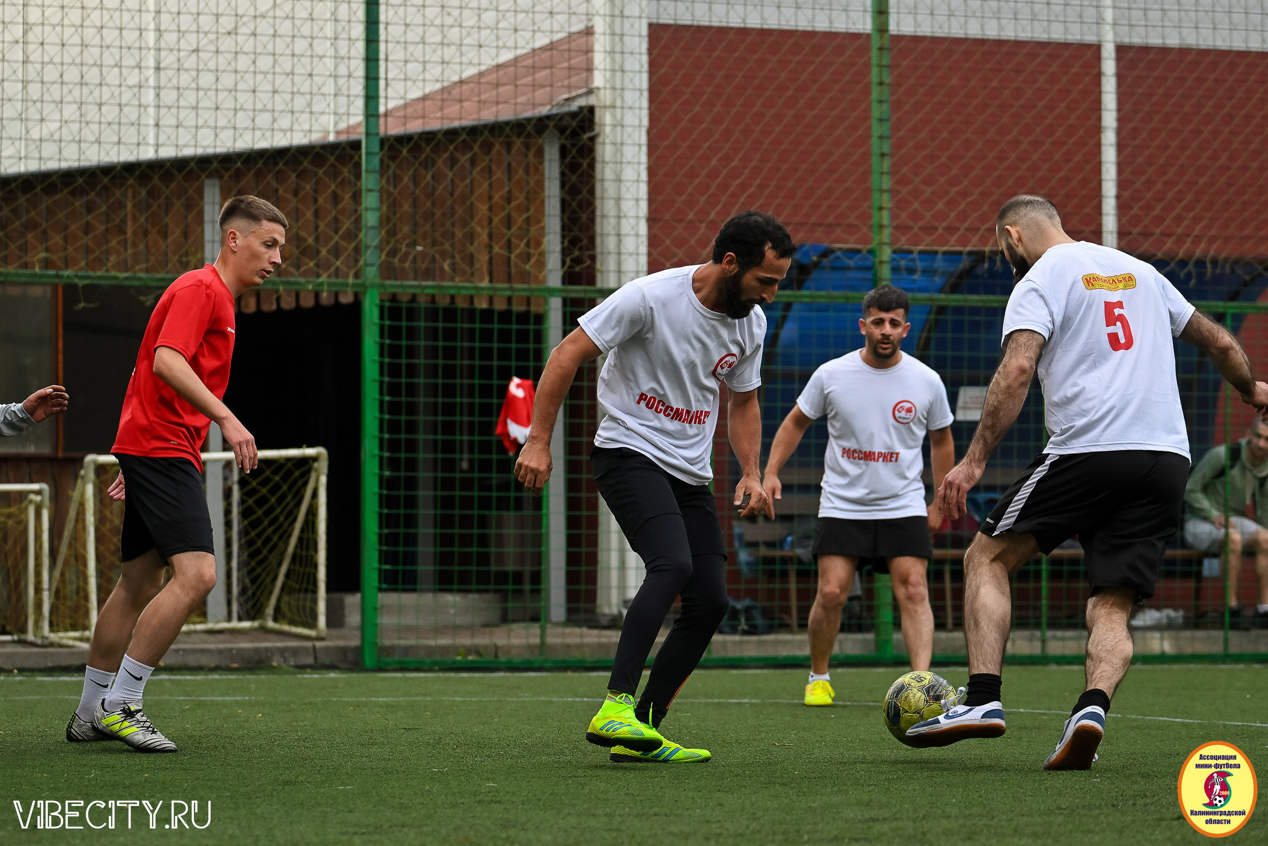 ИГРЫ МИНИ-ФУТБОЛЬНОЙ И КОРПОРАТИВНОЙ ЛИГИ. VIBECITY.RU Вайб Сити Ру Фоторепортажи Фотоотчеты Калининград