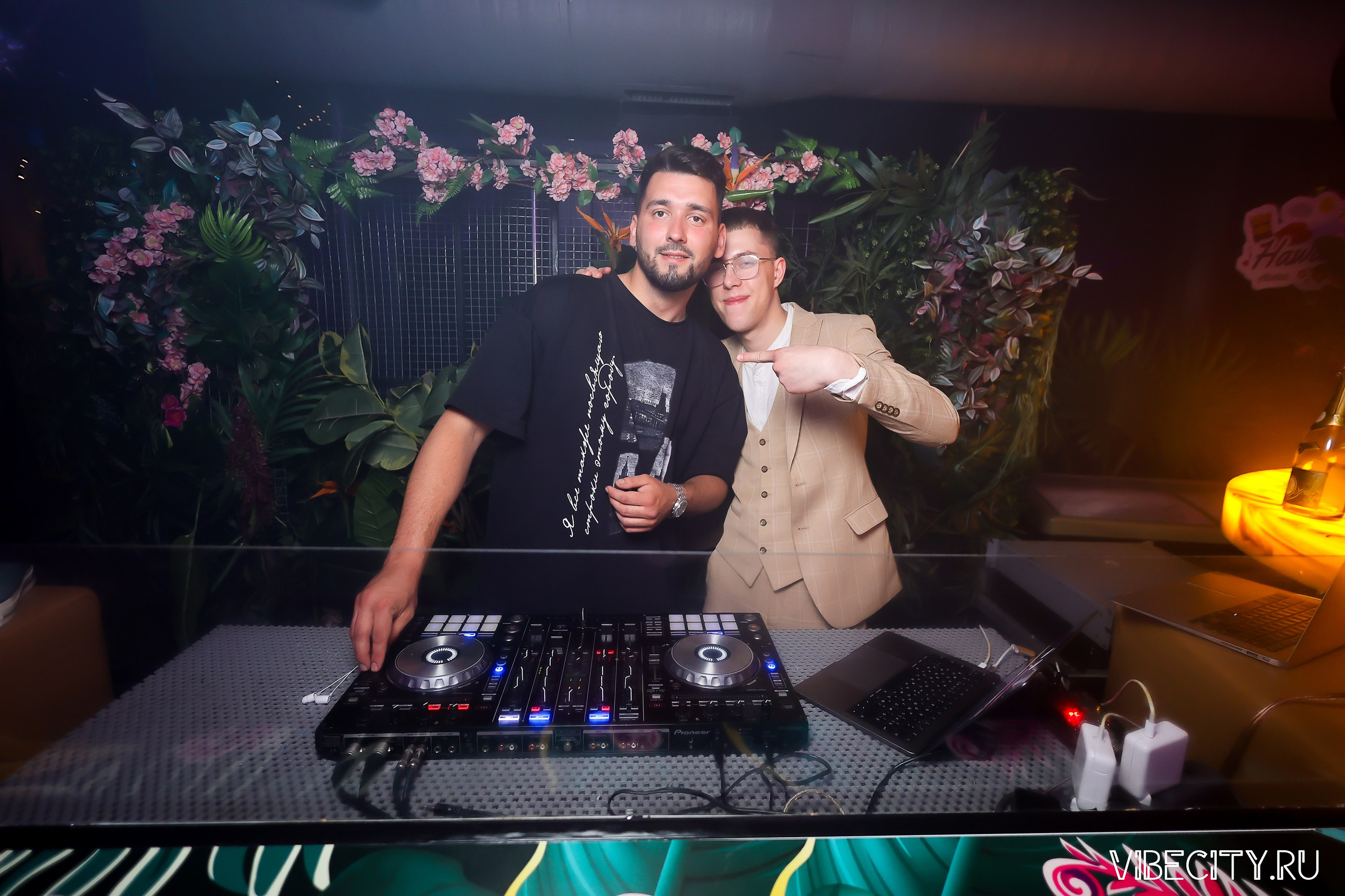 DOUBLE U. VIBECITY.RU Вайб Сити Ру Фоторепортажи Фотоотчеты Калининград