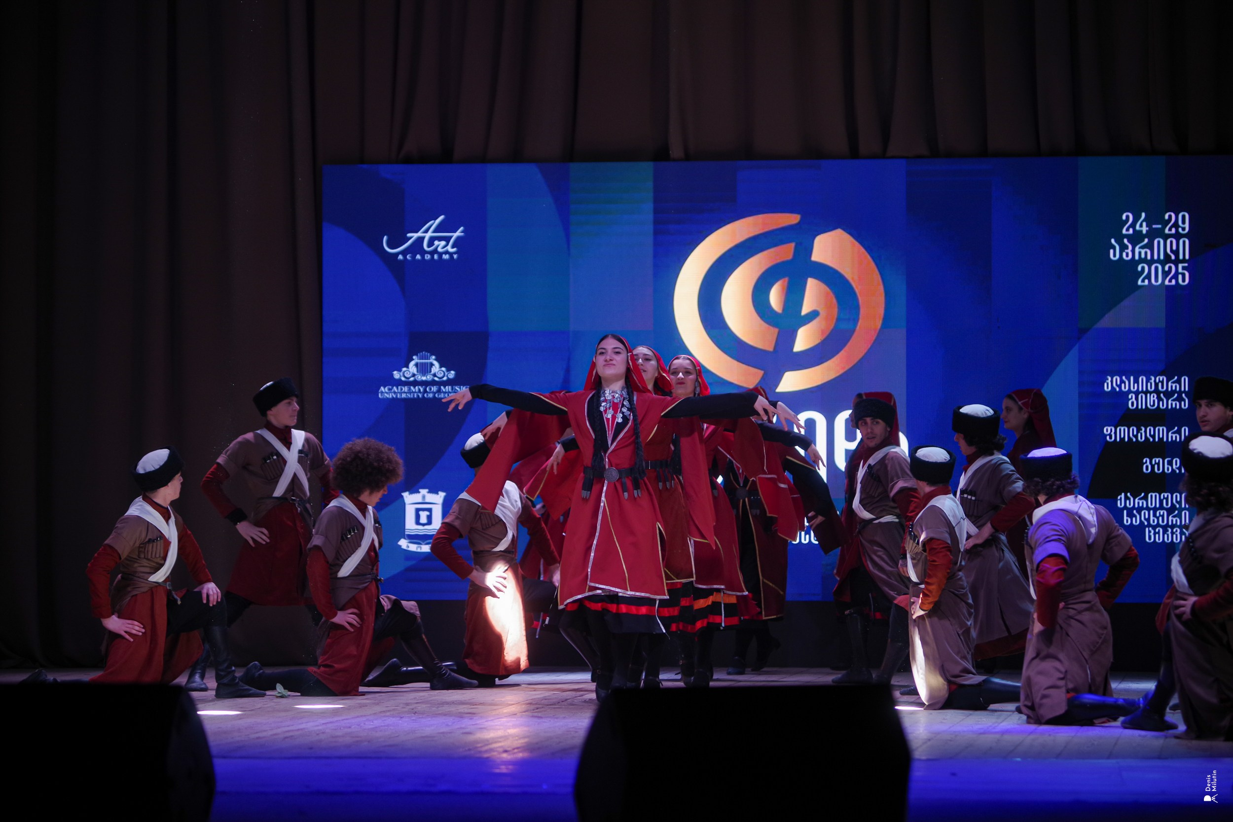 Танцы в Хоби. Портретный фотограф Денис Милютин