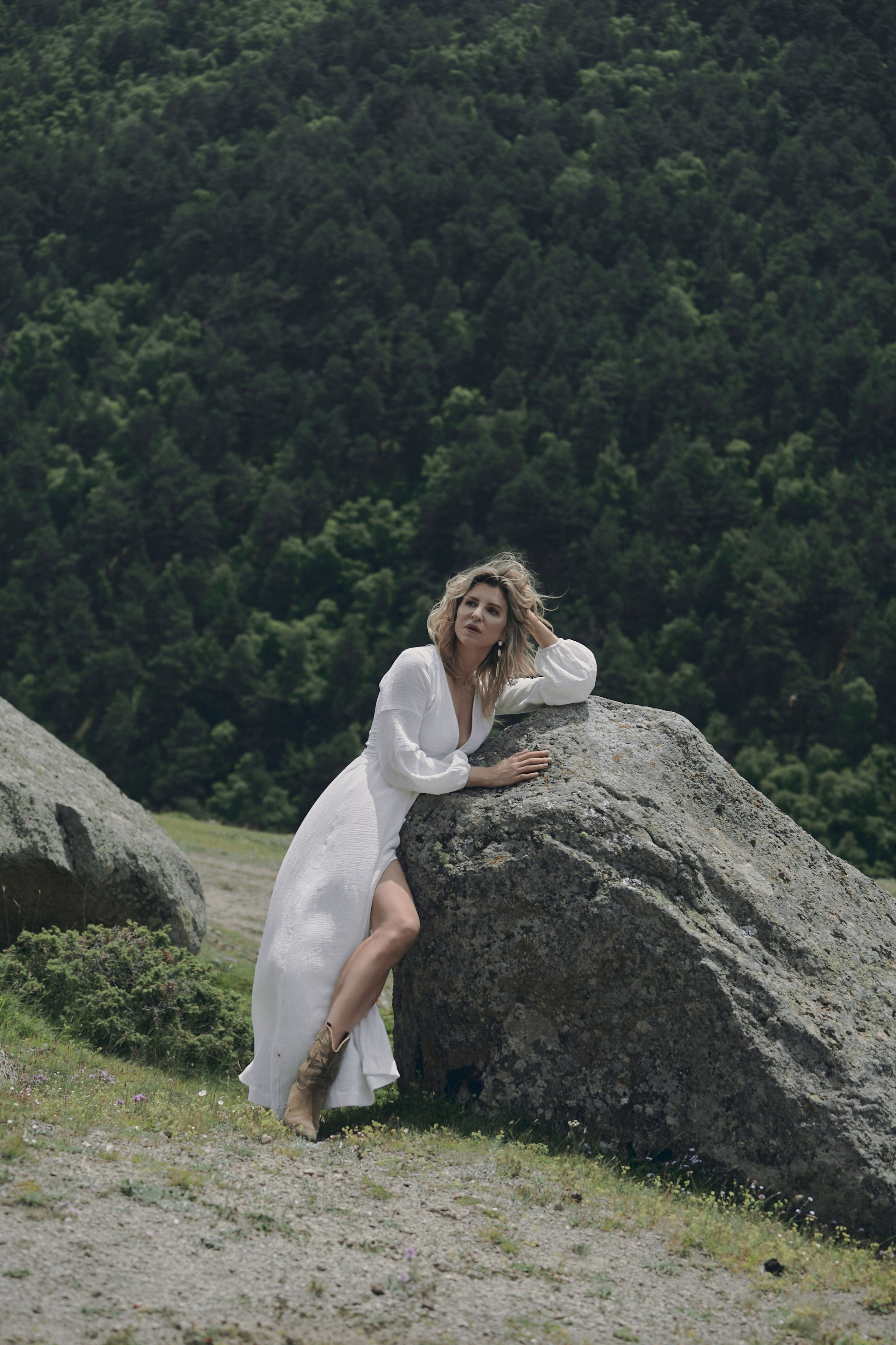 Фотосессия у водопада в Кабардино-Балкарии. Фотограф Продюсер в горах КБР / Москва  Нальчик Горы