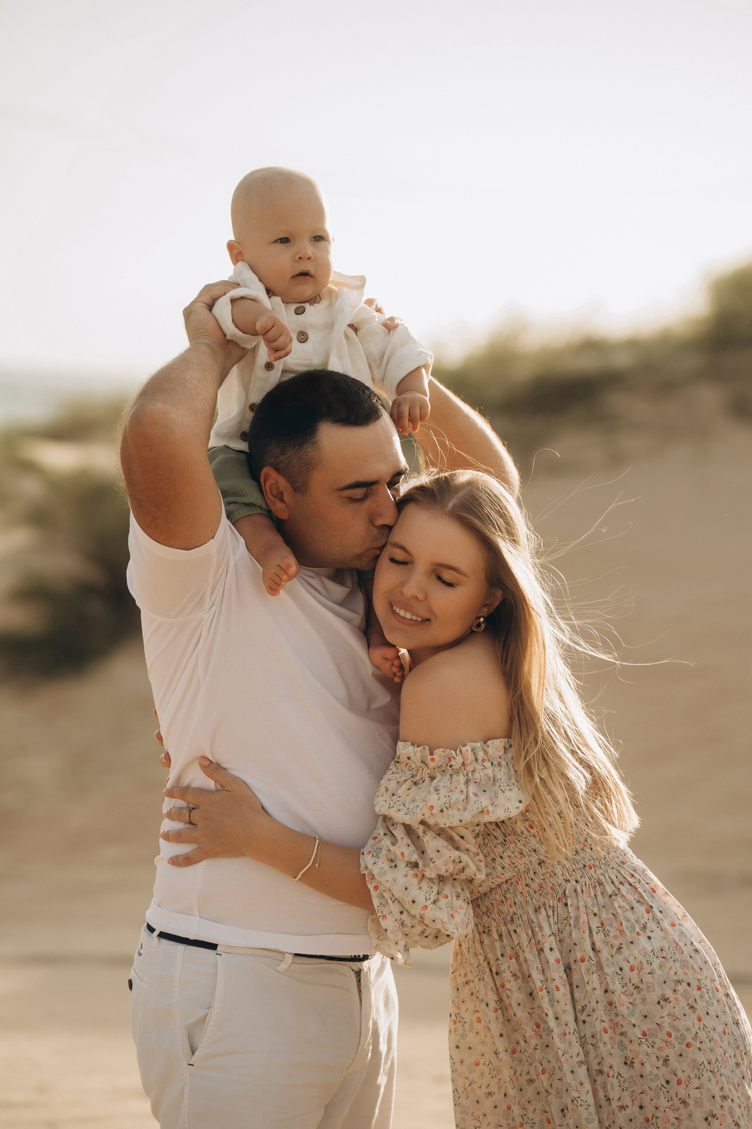 Фотограф в Новороссийске – семья на закате у моря, фотограф Новороссийск