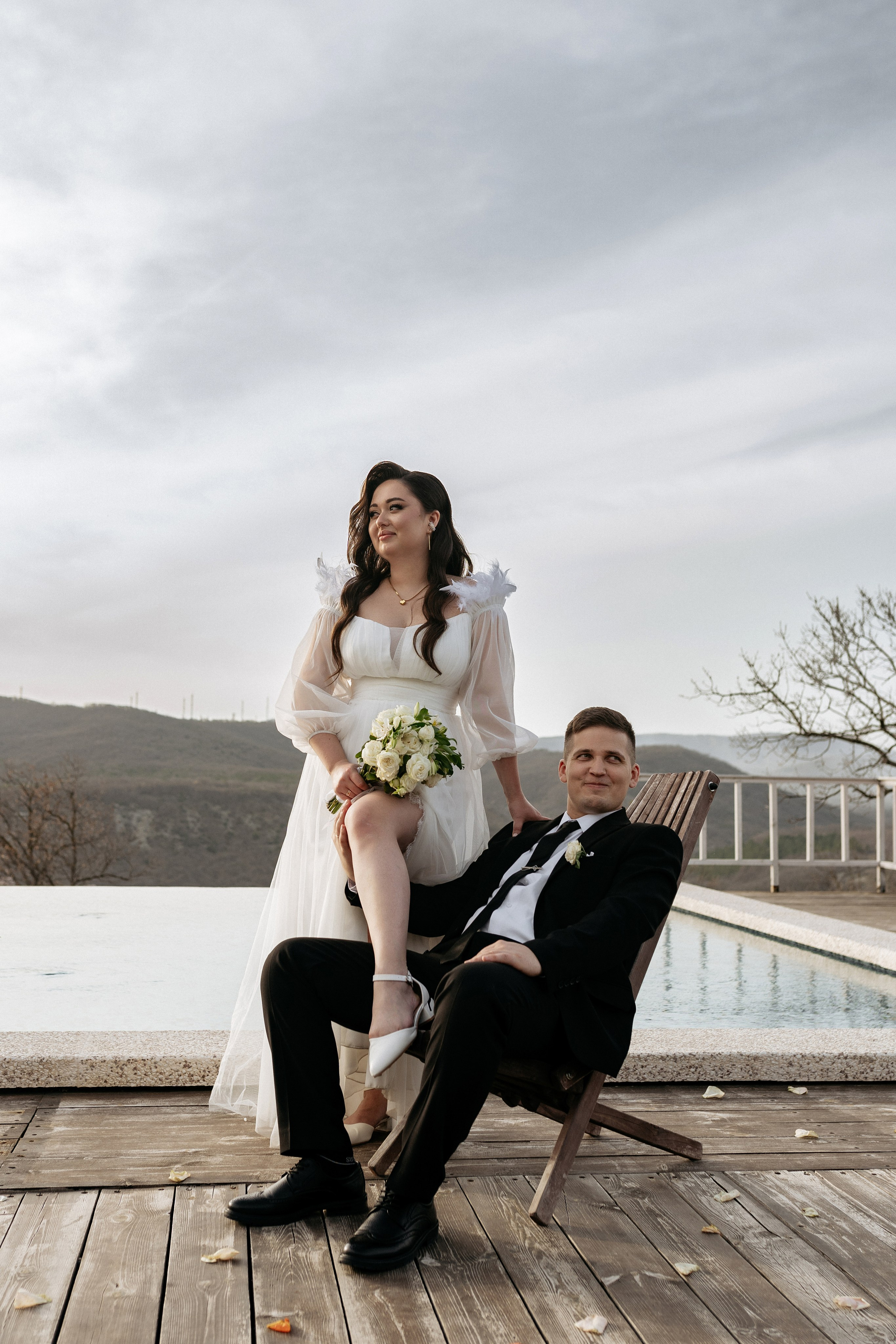 жених и невеста на фотосессии в Абрау-Дюрсо