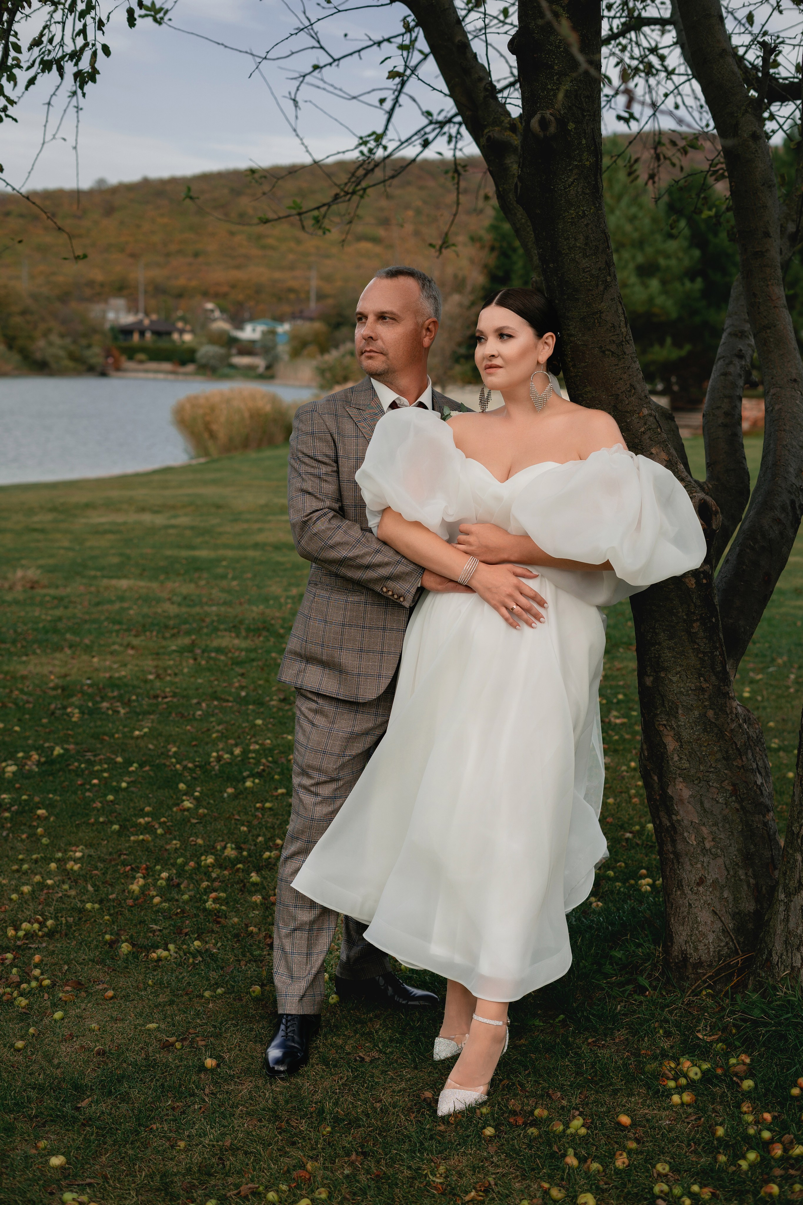 Свадебная фотосессия, пара в свадебных образах, фотосессия в красивой локации Анапы, усадьба "Семигорье" 