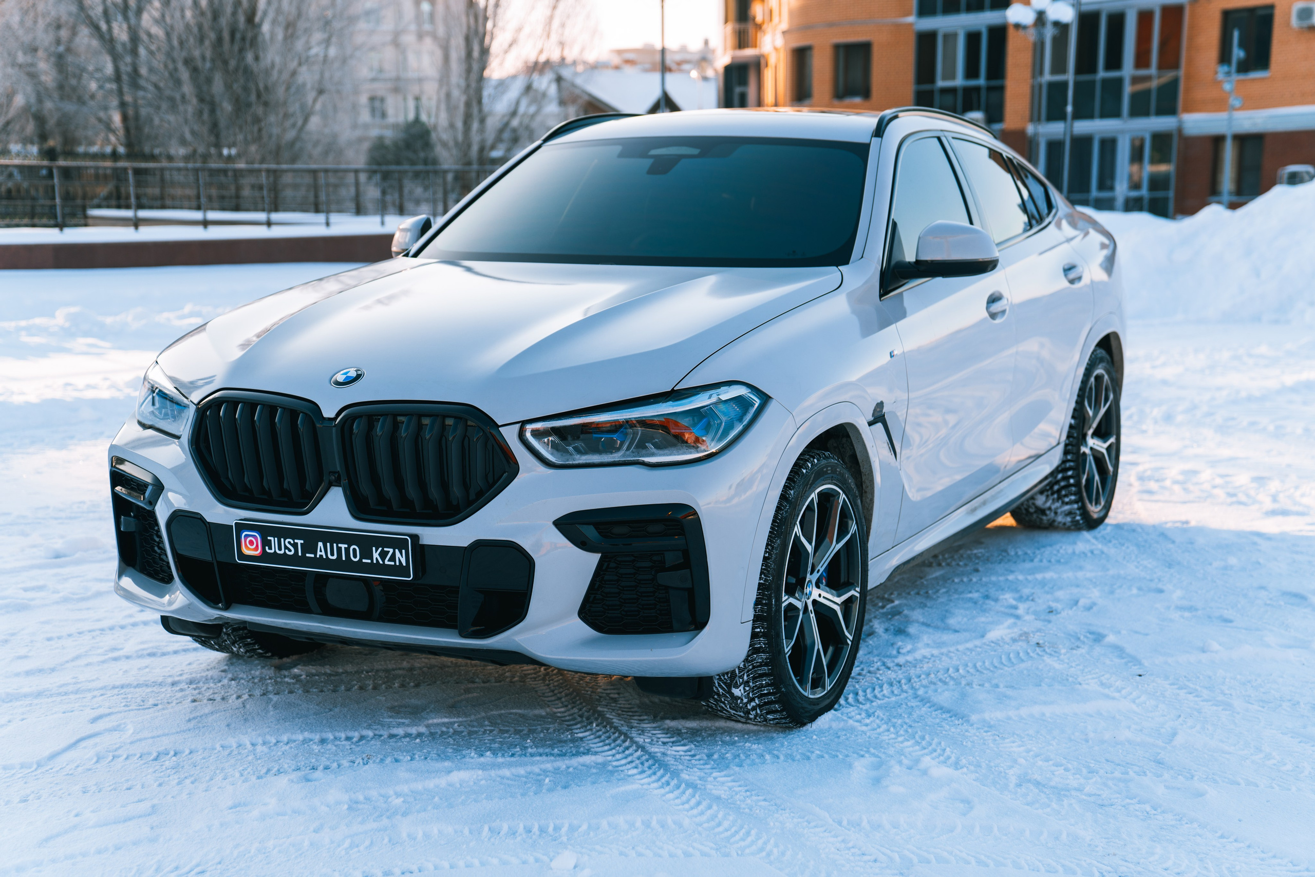BMW X6 30d X-Drive. Идеальные портреты для соцсетей — Фотограф Ленар