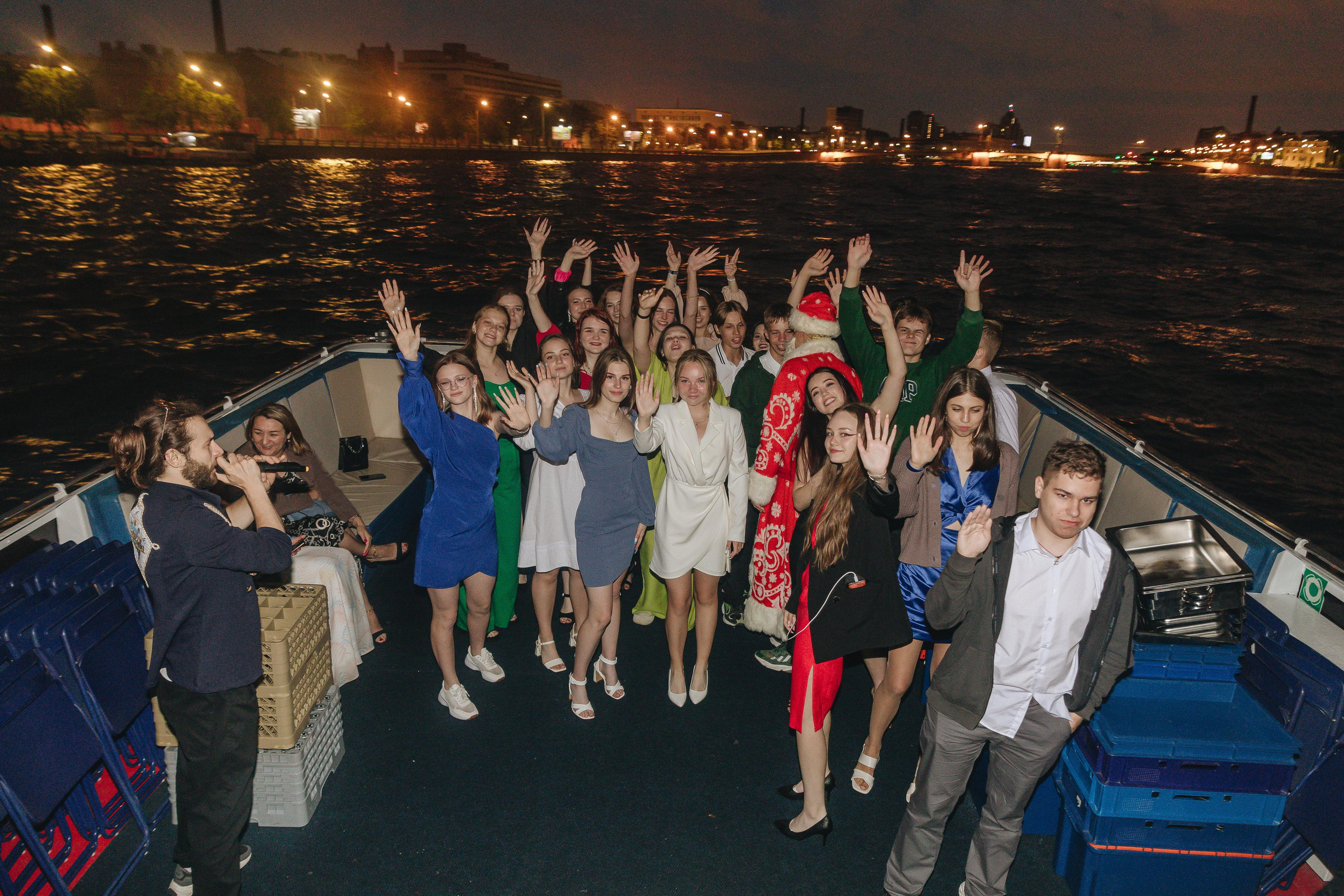 Выпускной на кораблике. Семейный фотограф в Санкт-Петербурге Ева Маркова