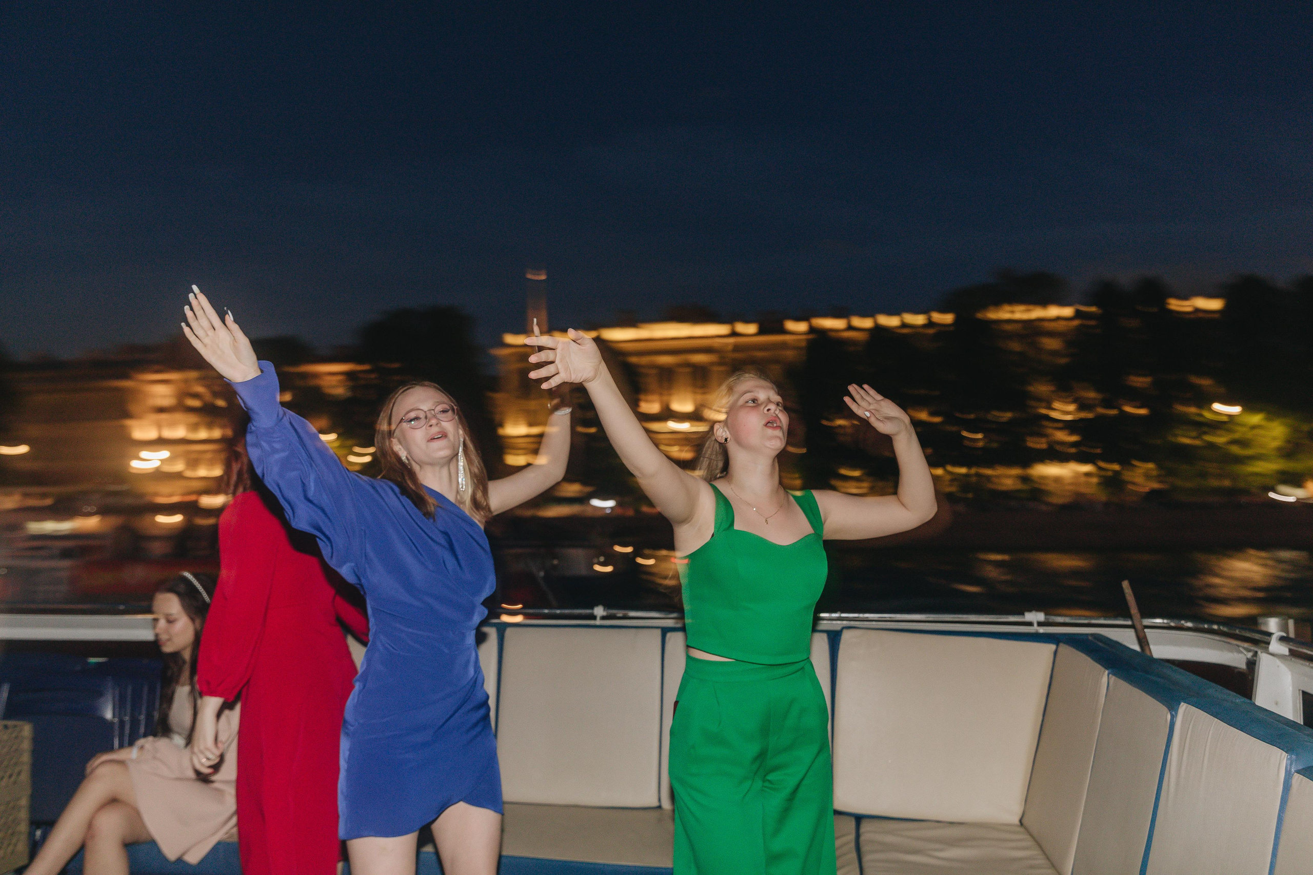 Выпускной на кораблике. Семейный фотограф в Санкт-Петербурге Ева Маркова