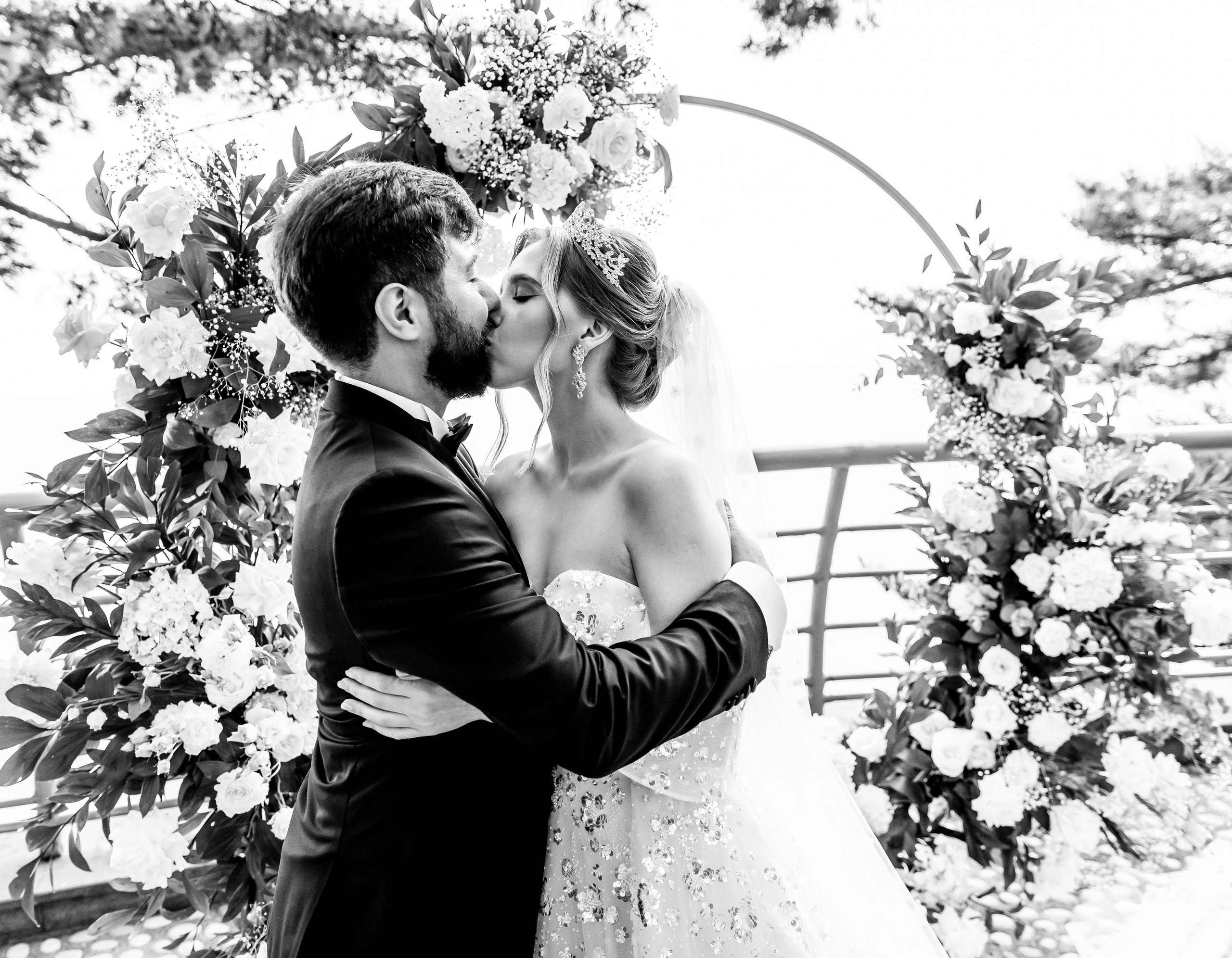 Arseniy & Snezhana (Batumi, Georgia). Destination wedding photographer Peter Letu