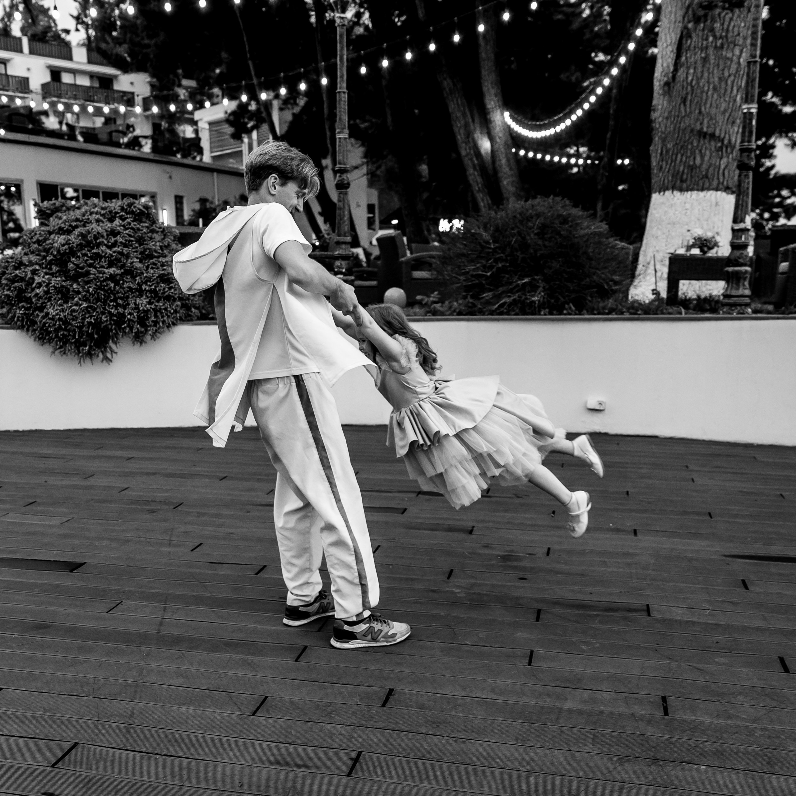 Arseniy & Snezhana (Batumi, Georgia). Destination wedding photographer Peter Letu