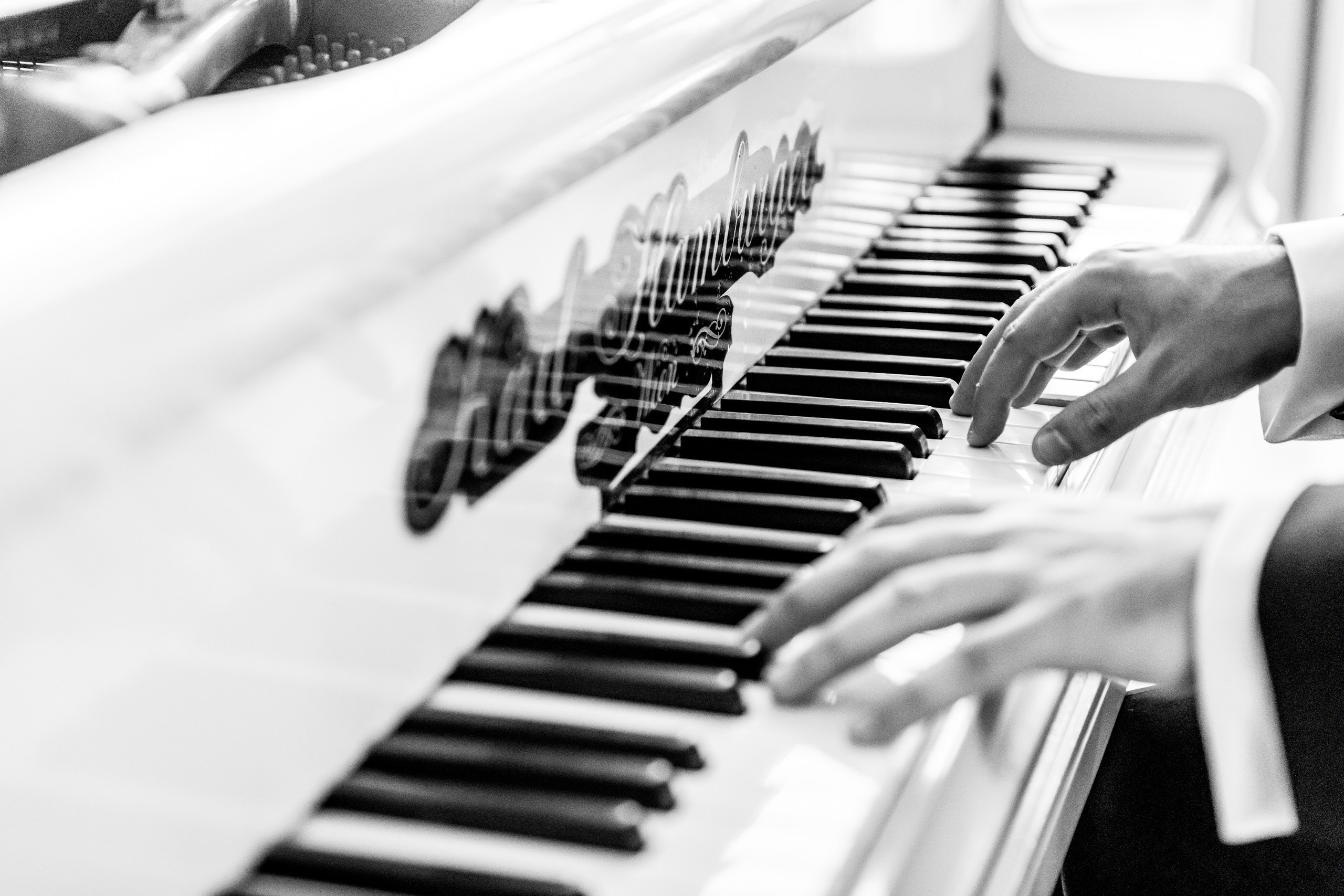 Arseniy & Snezhana (Batumi, Georgia). Destination wedding photographer Peter Letu