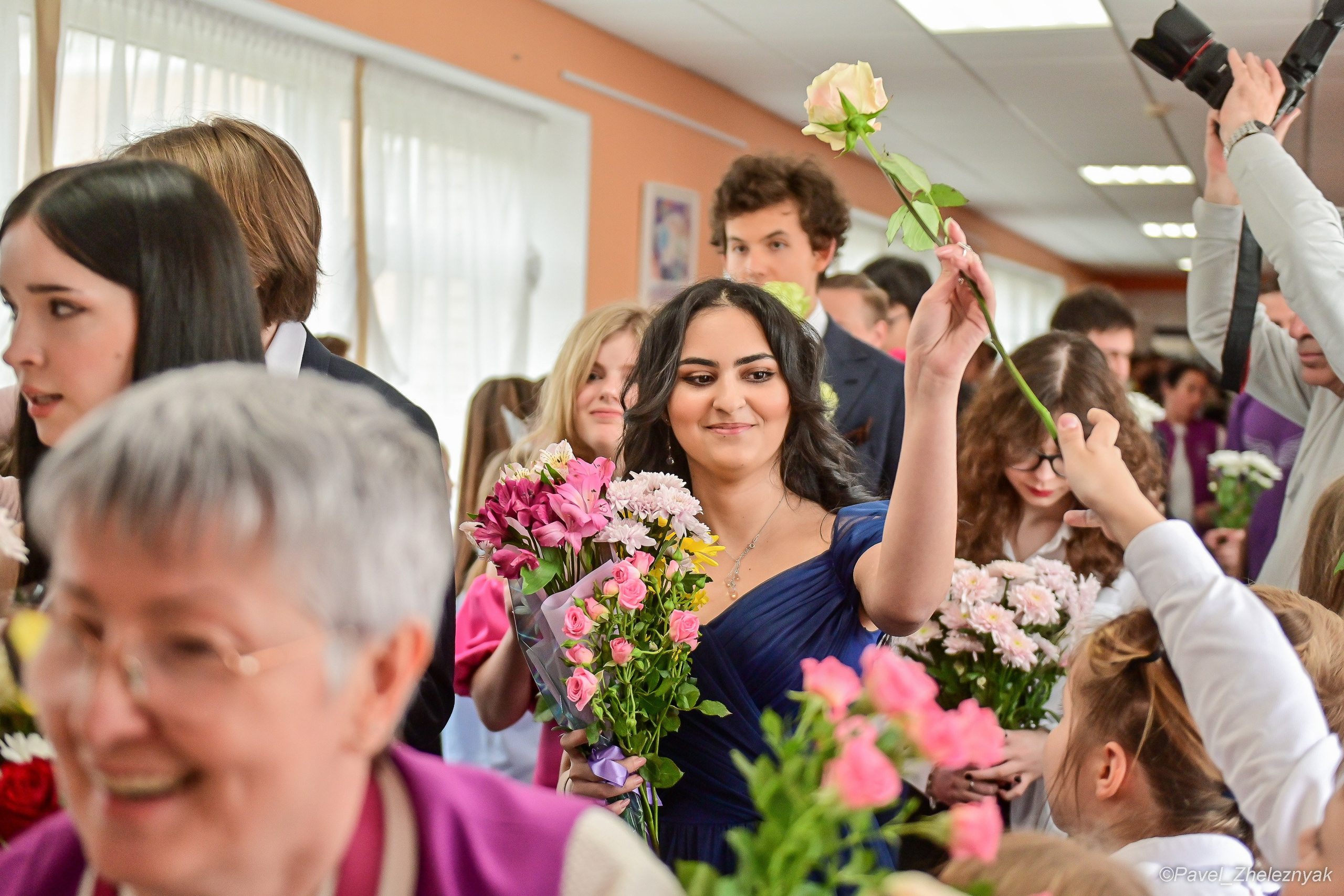 Школьные праздники. #БегающийФотограф