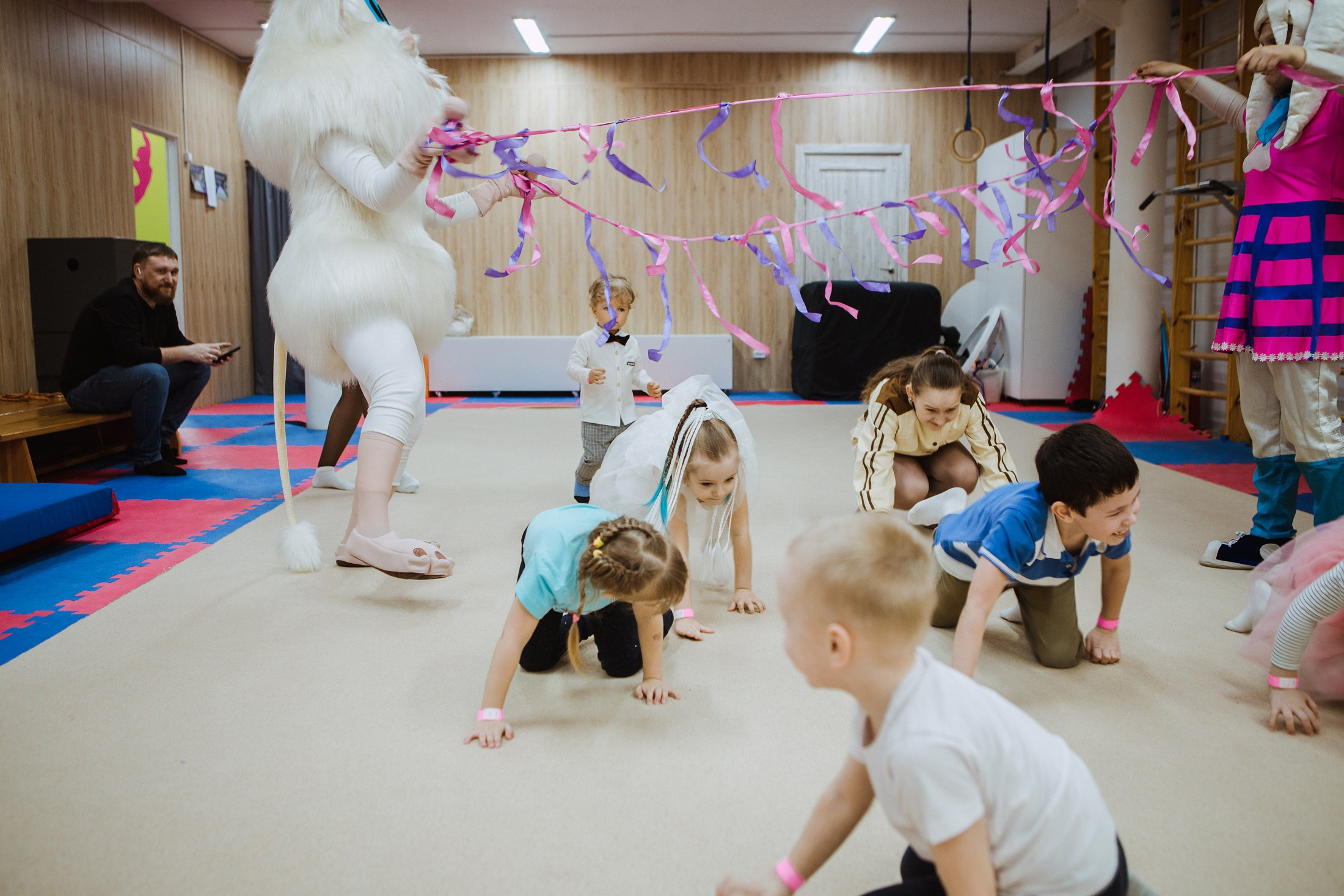 Ника, 5 лет. Батутлет, Волжский. Фотографы в городе Волгограде — Людмила Агеева и Алексей Околелов