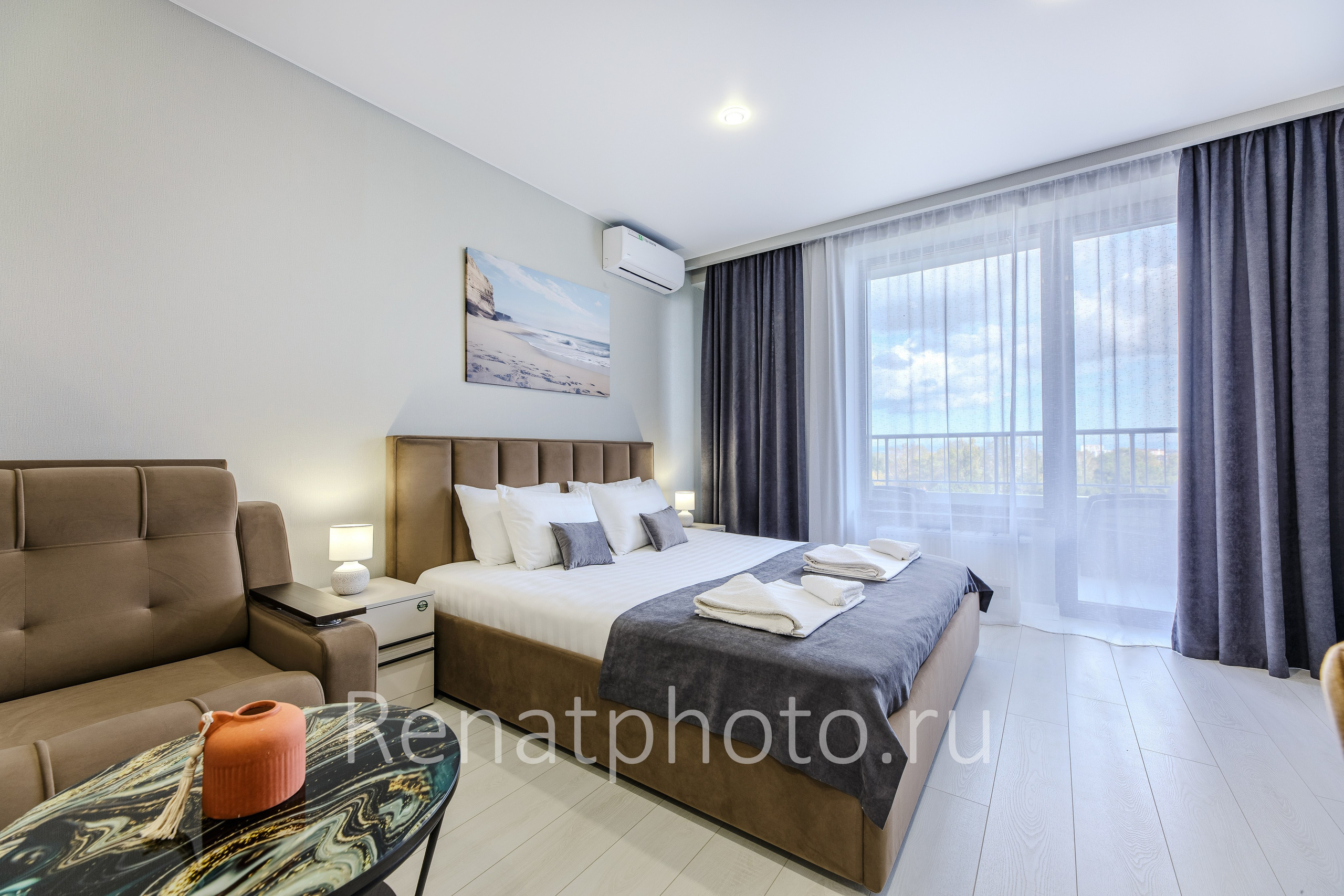 Renatphoto-Профессиональная фотосъемка номеров в отелях. Профессиональная фотосъёмка интерьеров, предметная фотосессия еды для меню г. Анапа