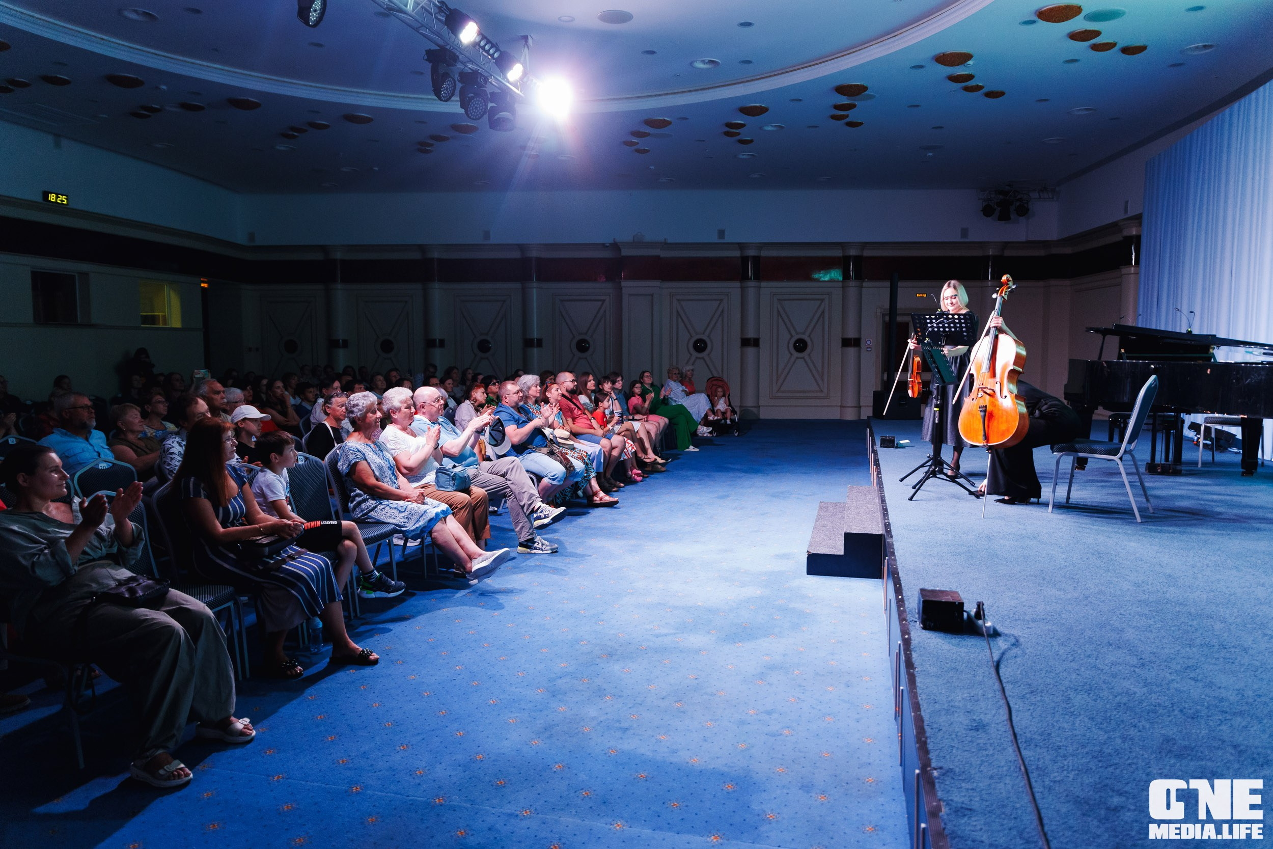 Фоторепортаж из Янтарь Холла. One Media Life: фоторепортажи, фотоотчеты с мероприятий и заведений