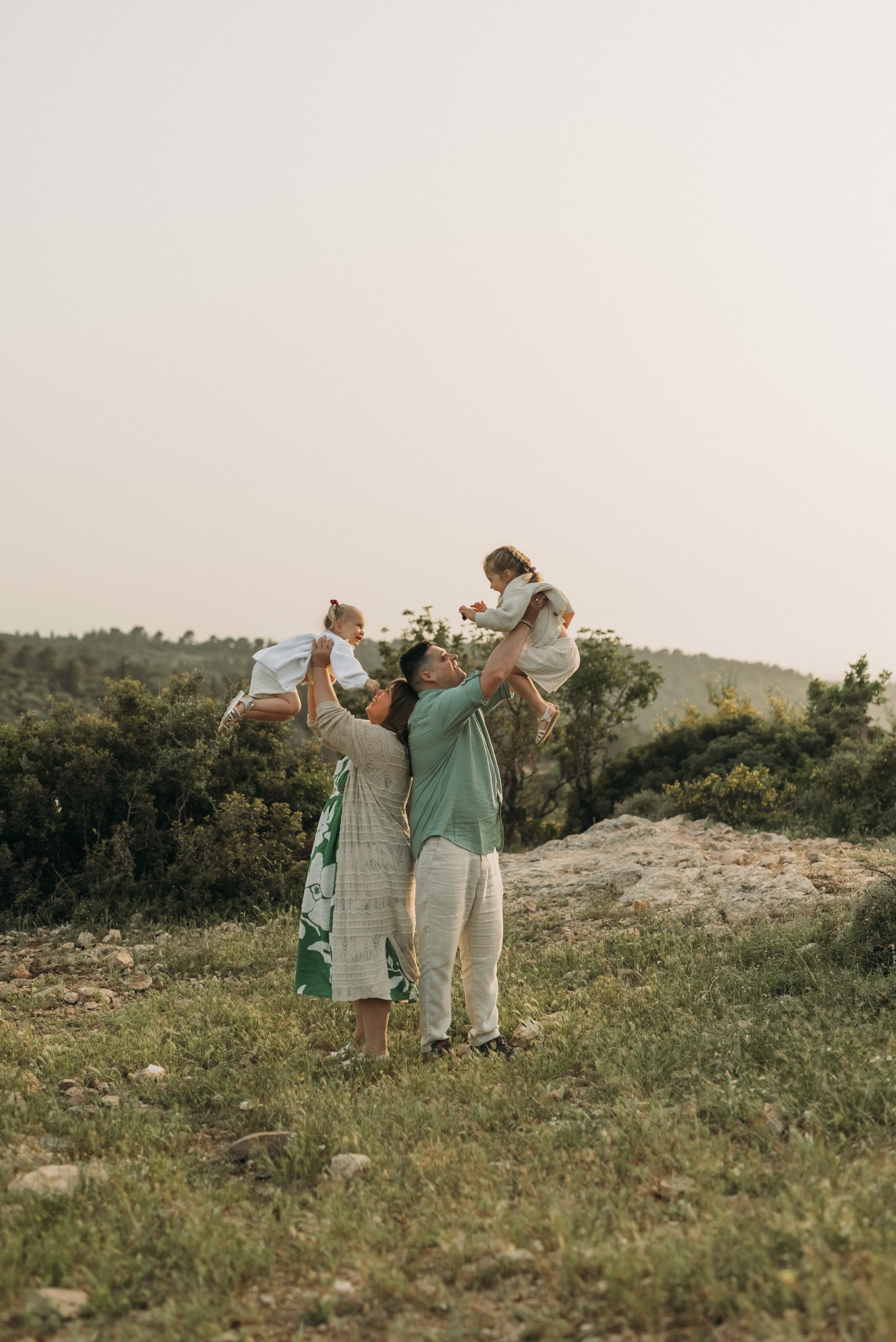 Family: Iryna, Vlad, Yasmin & Arina. Family photographer in Israel | Alesya Superfin