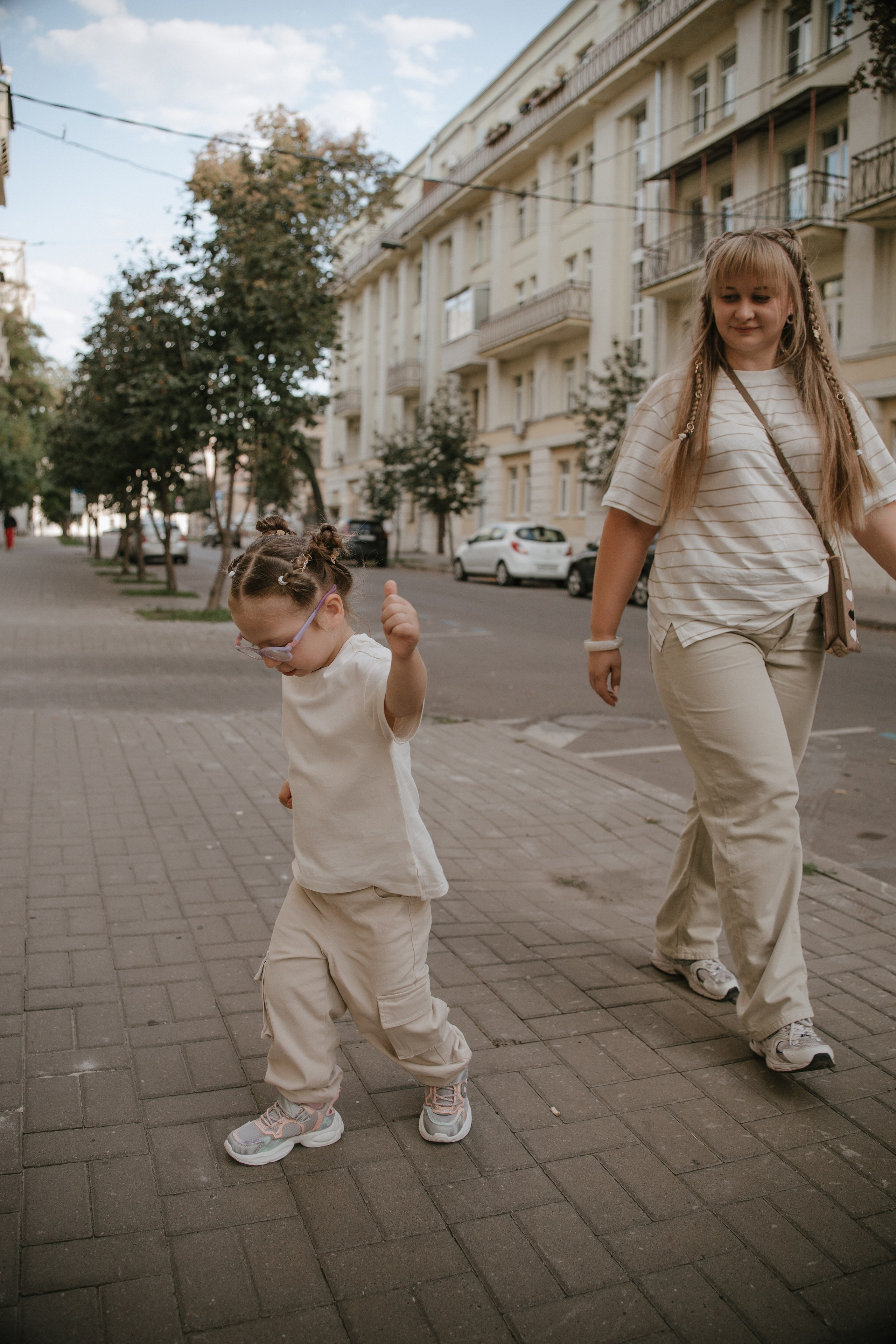 Настя и Аришка. Главная