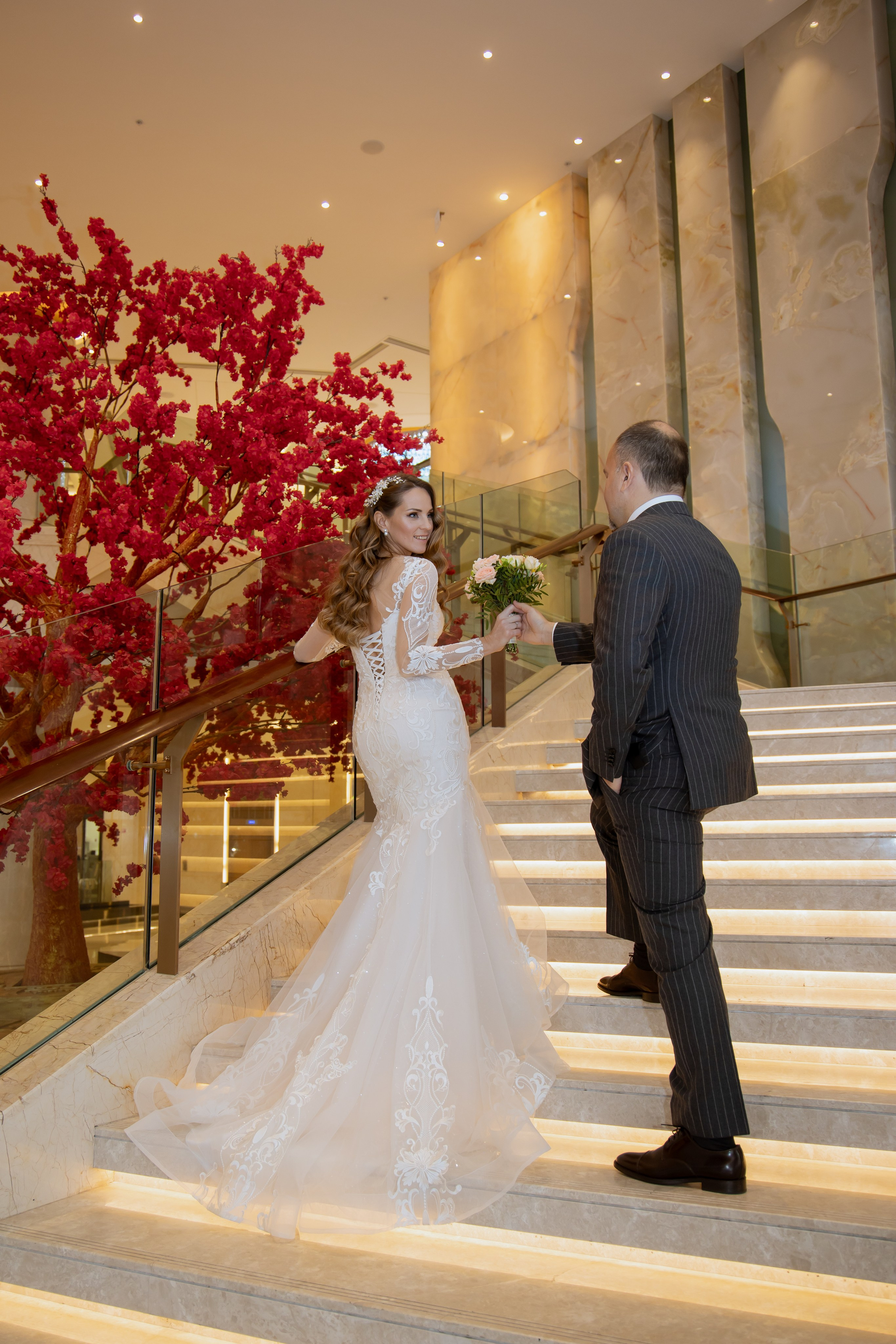 Glamour. Свадебный фотограф Марина Пескова | душевная и кинематографичная съёмка в Москве и России