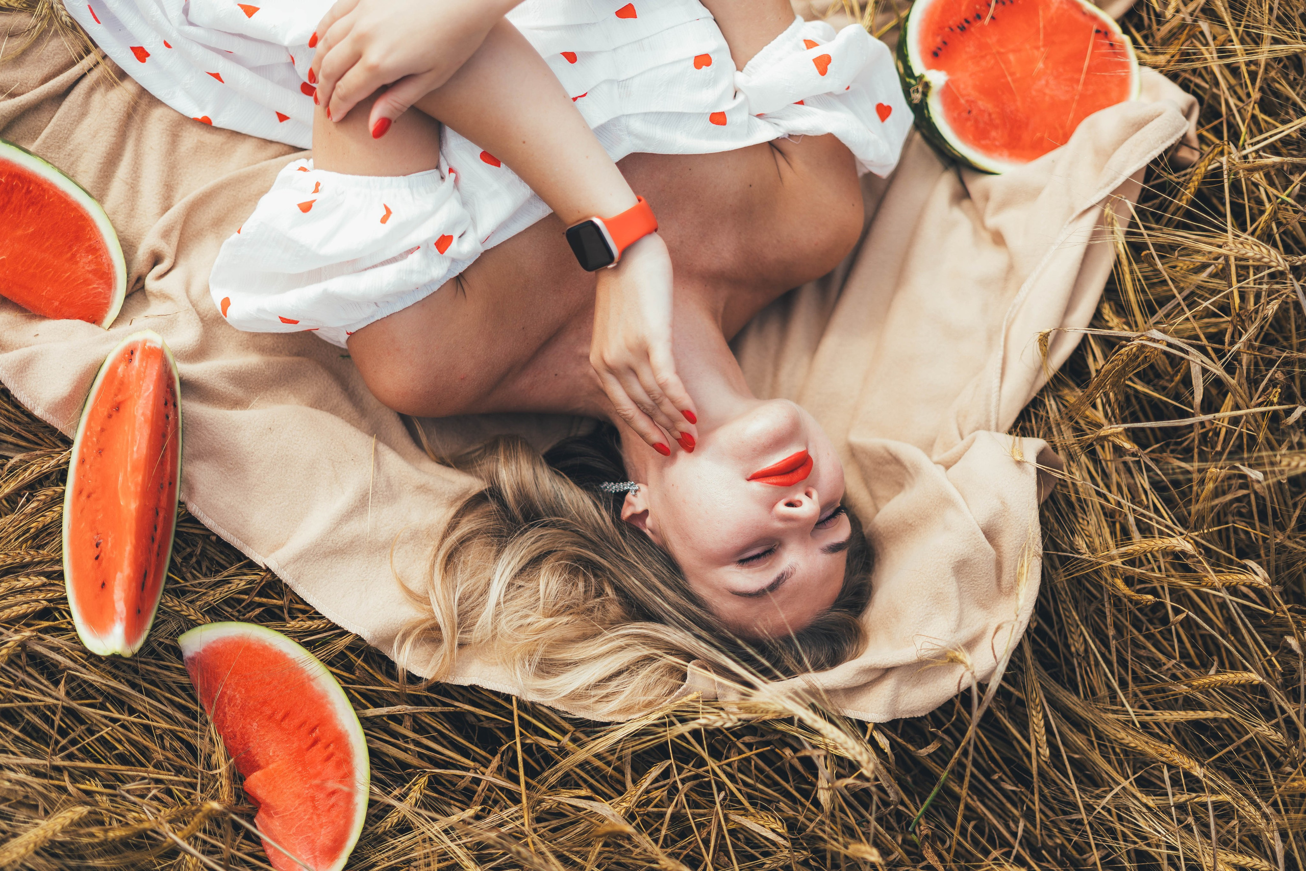 Елена, Сергиев Посад, пшеничное поле. Наталья Дукалова фотограф Щелково Королев Пушкино Москва Балашиха