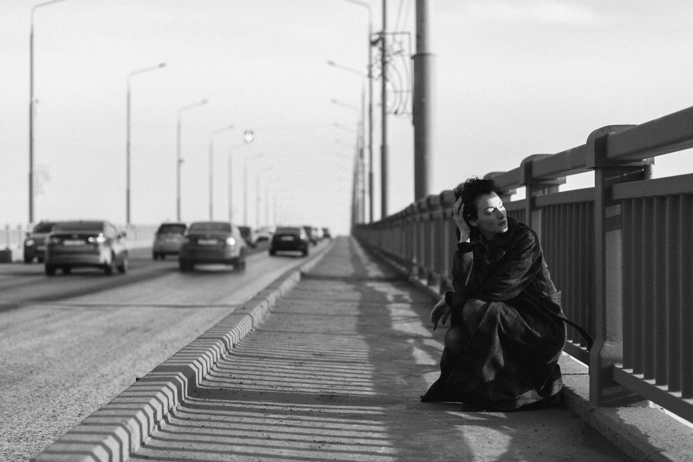 Фотосессия на льду, девушка в пальто, фотосессия кудрявой девушки. Фотограф Лера Макфлай в Саратове и Красной Поляне (Сочи)