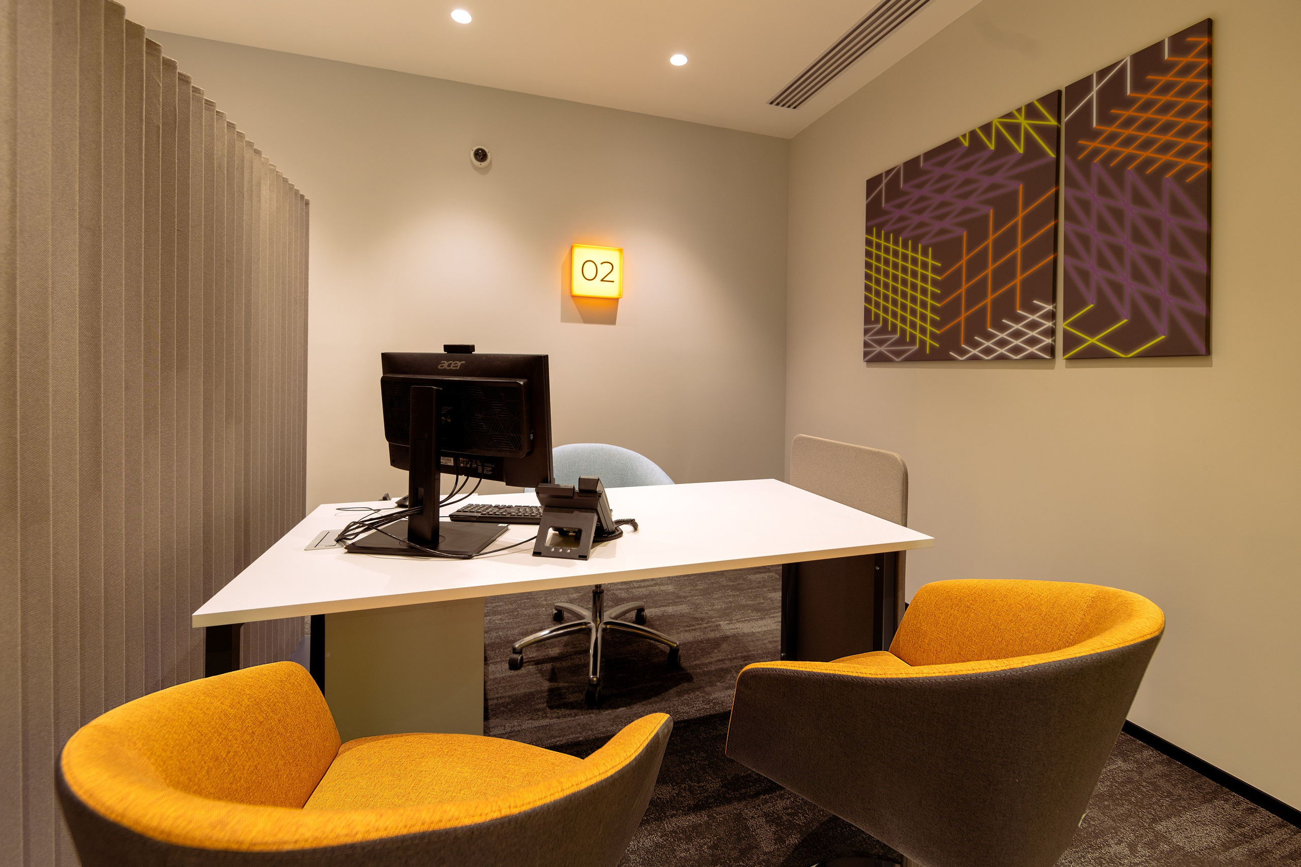 Офис банка ОТП. Фотограф Михаил Белозеров