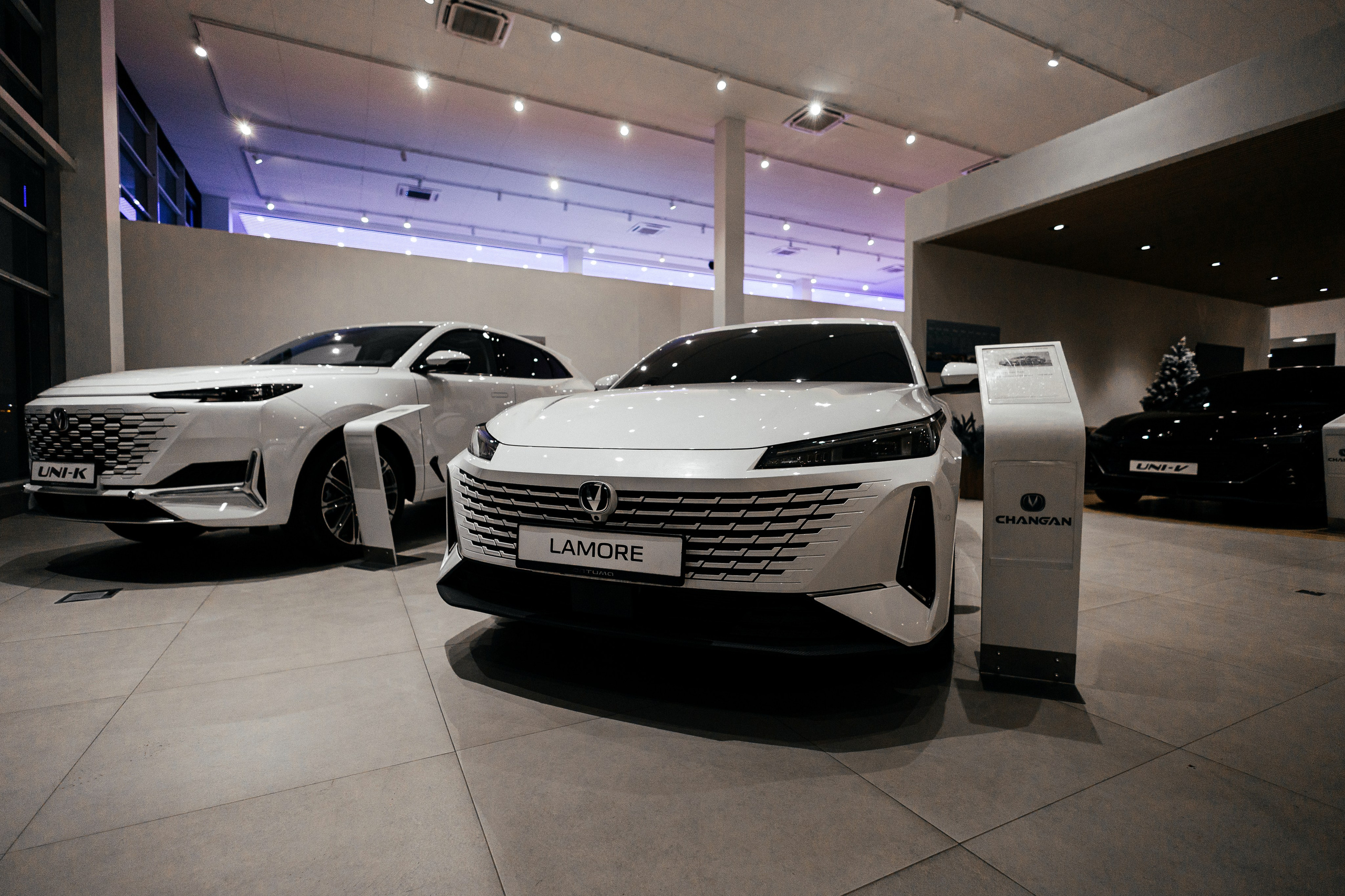 Автосалон OMODA \ Jaecoo \ Changan. Фотограф в Краснодаре Лагунов Владимир