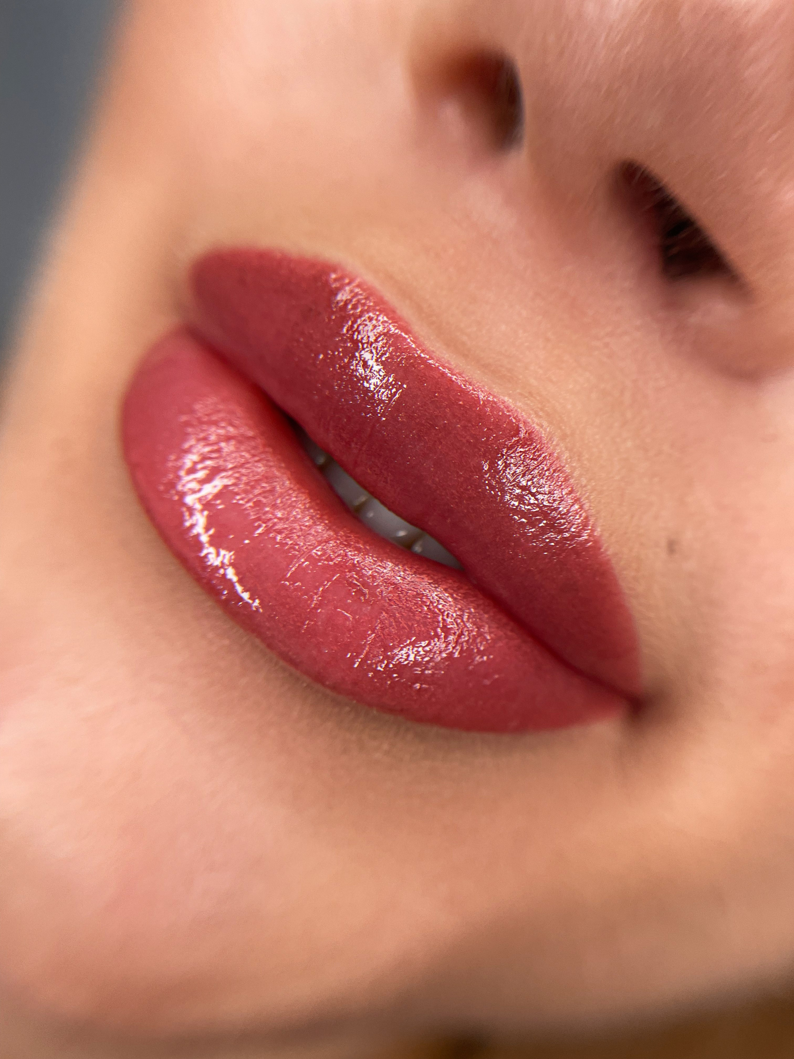 Анастасия. Студия перманентного макияжа, косметологии и массажа SYMMETRY в Москве, м. Киевская