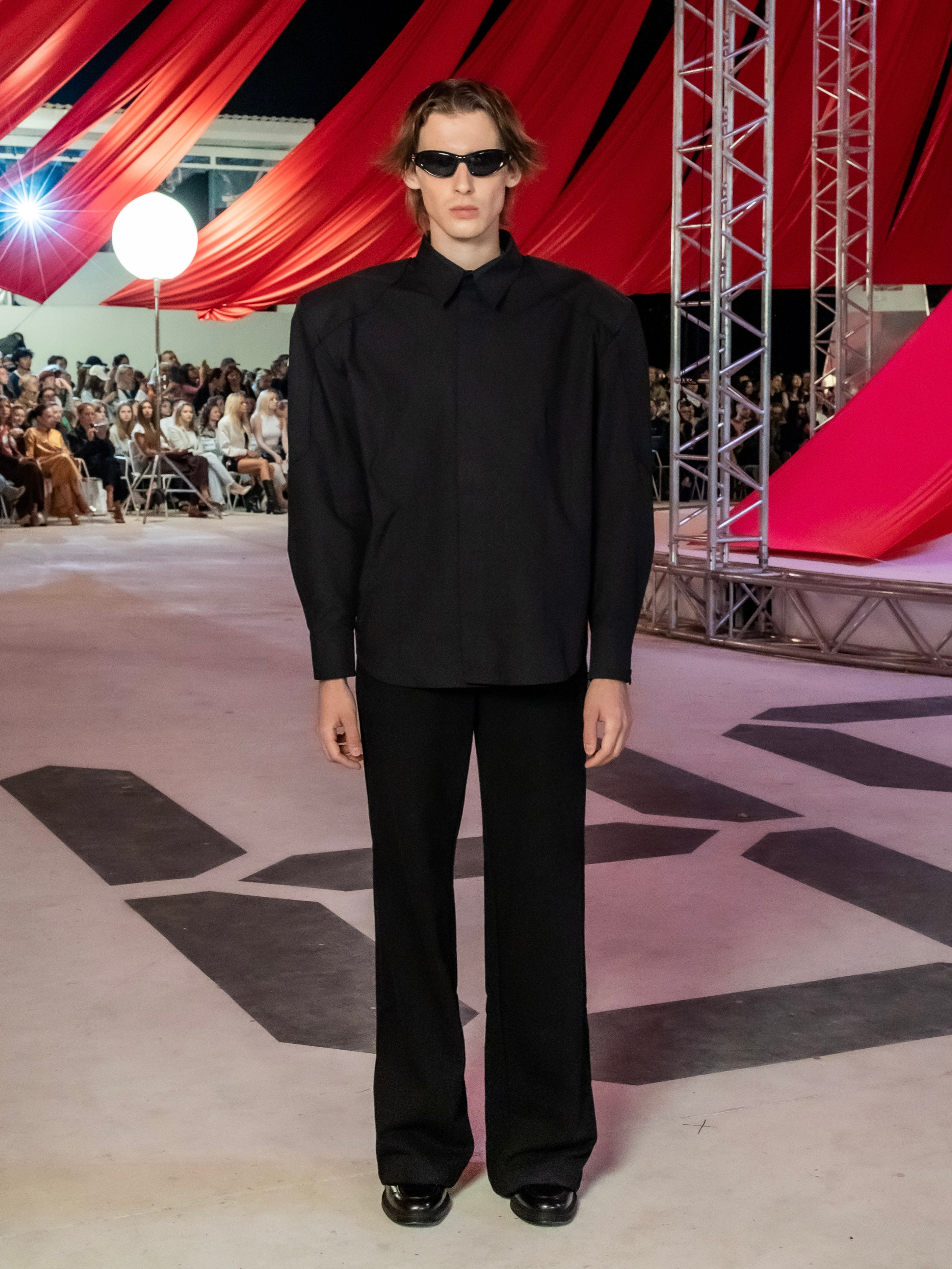 Показ Яндекс-маркет 04.09.2024. Фотосессии и репортаж — Фотограф в Москве — Рина Серёгина