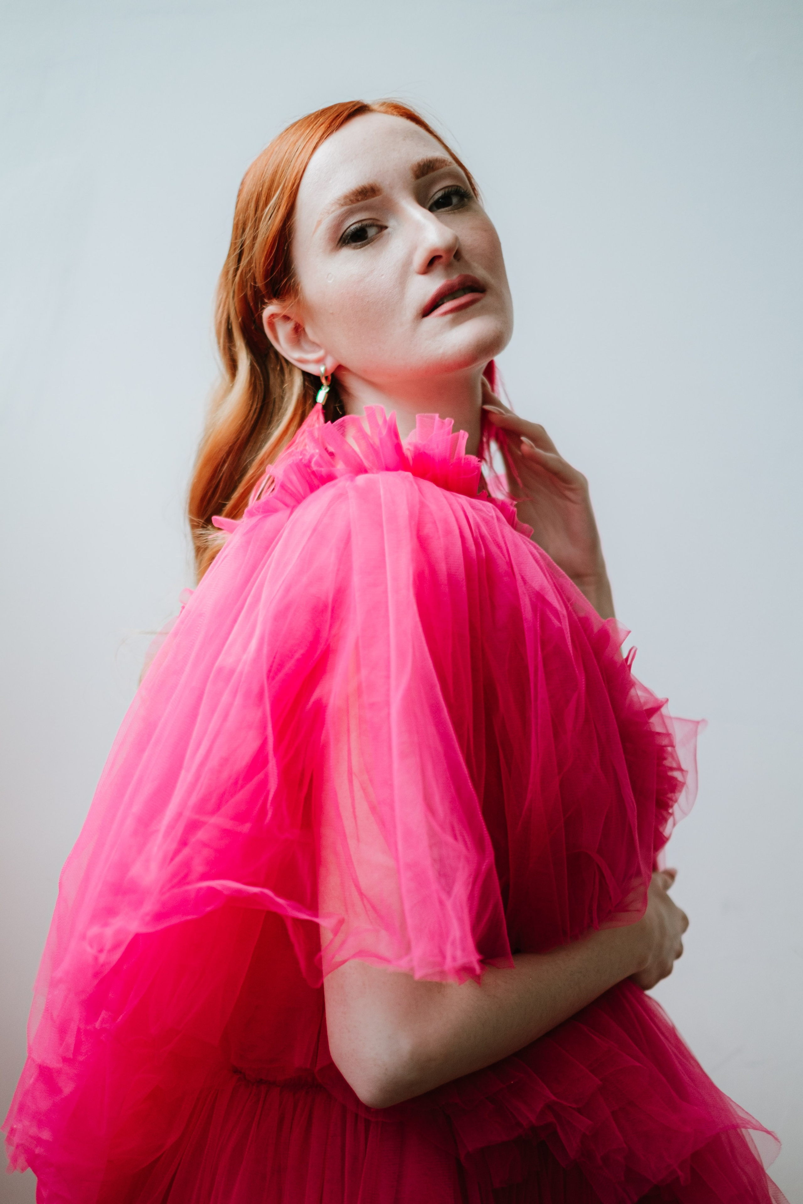 Фотосессия с платьем в студии. Портреты студия Москва. Модельные тесты. Lovestory студия в Москве. Женсий фотограф