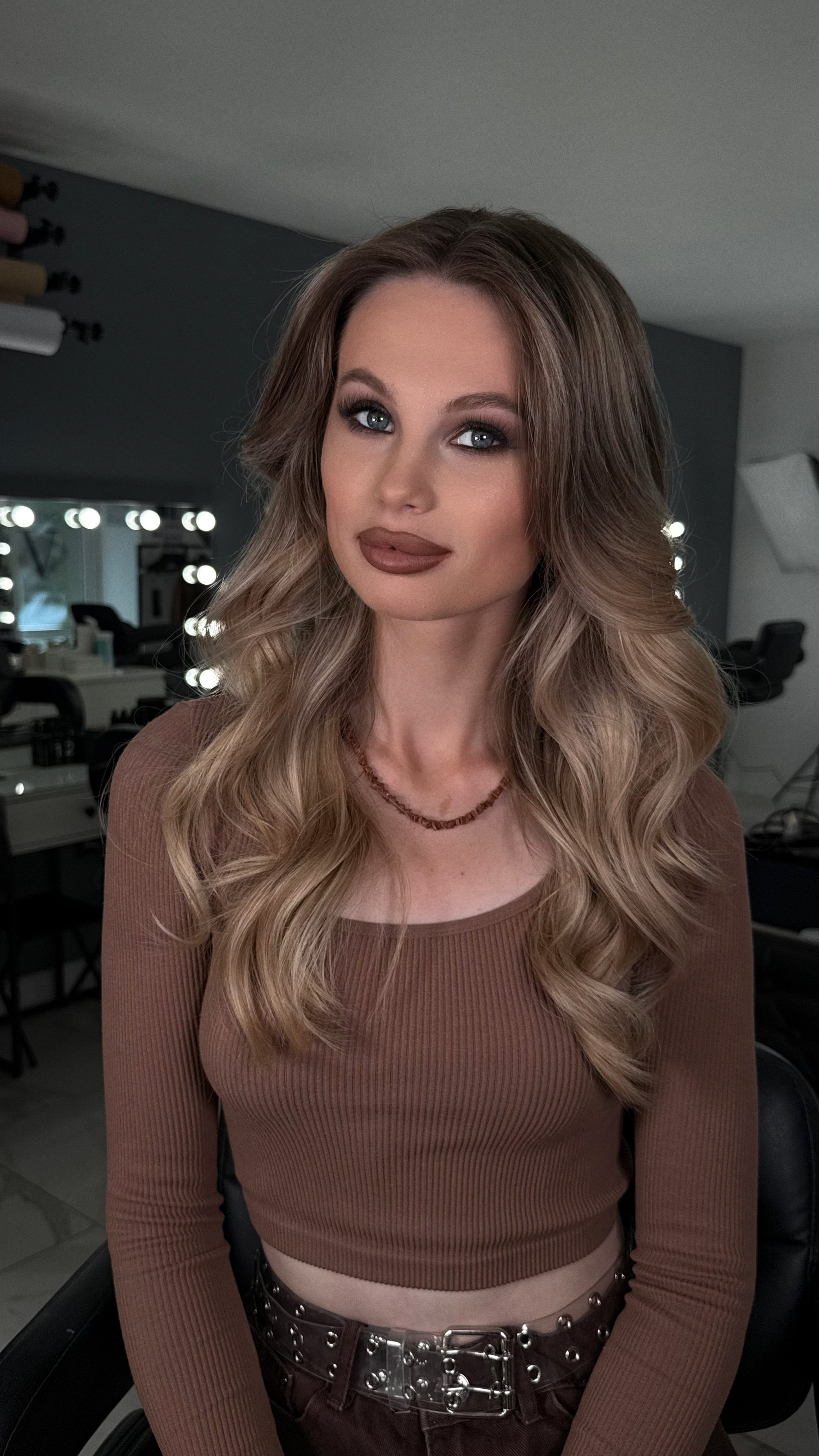 Прически, укладки. Студия визажистов, стилистов по прическам, бровистов и мастеров по ресницам