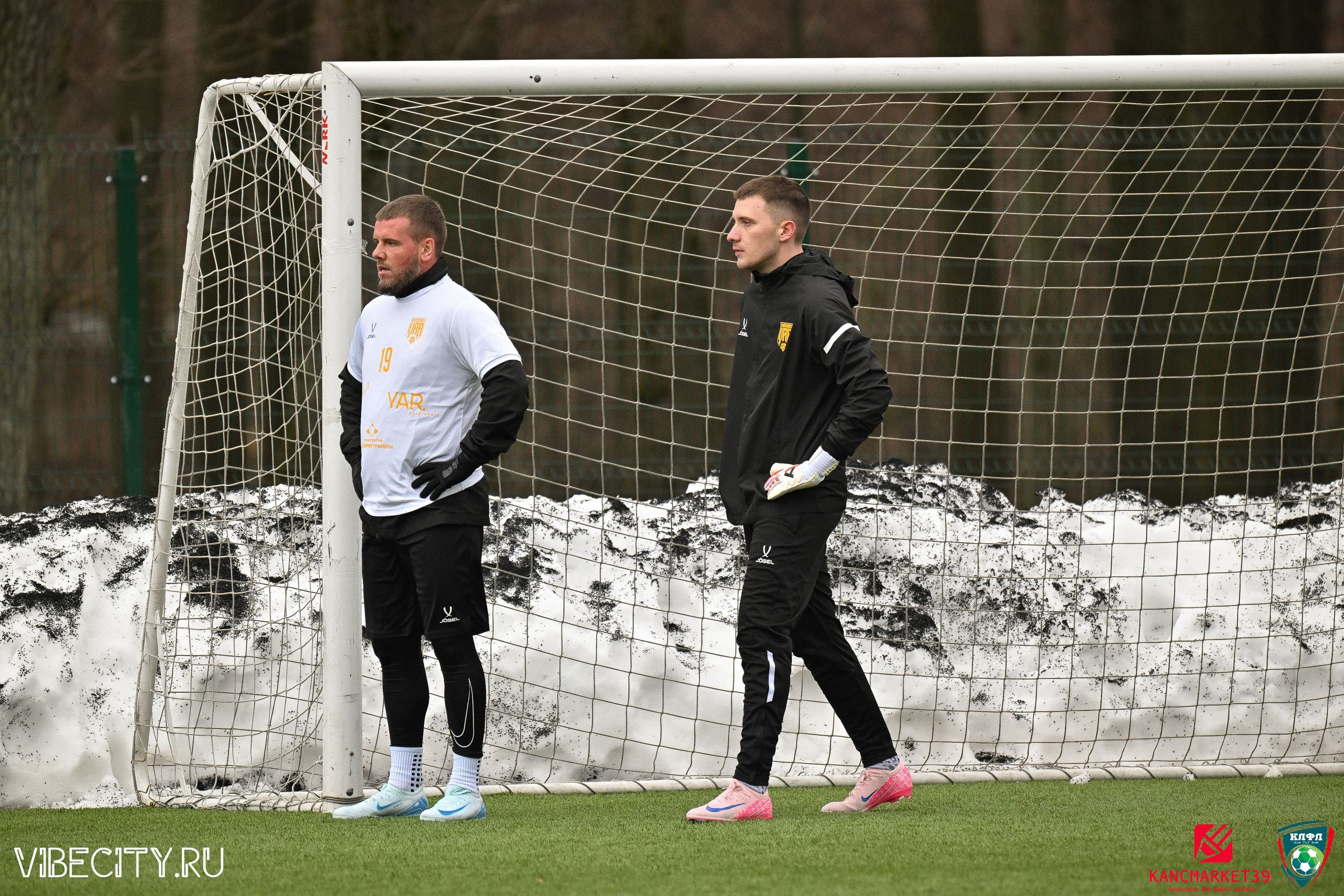 XX ЧЕМПИОНАТ КАЛИНИНГРАДСКОЙ ЛФЛ КАНЦМАРКЕТ39 сезона 2024–2025 гг. VIBECITY.RU Вайб Сити Ру Фоторепортажи Фотоотчеты Калининград