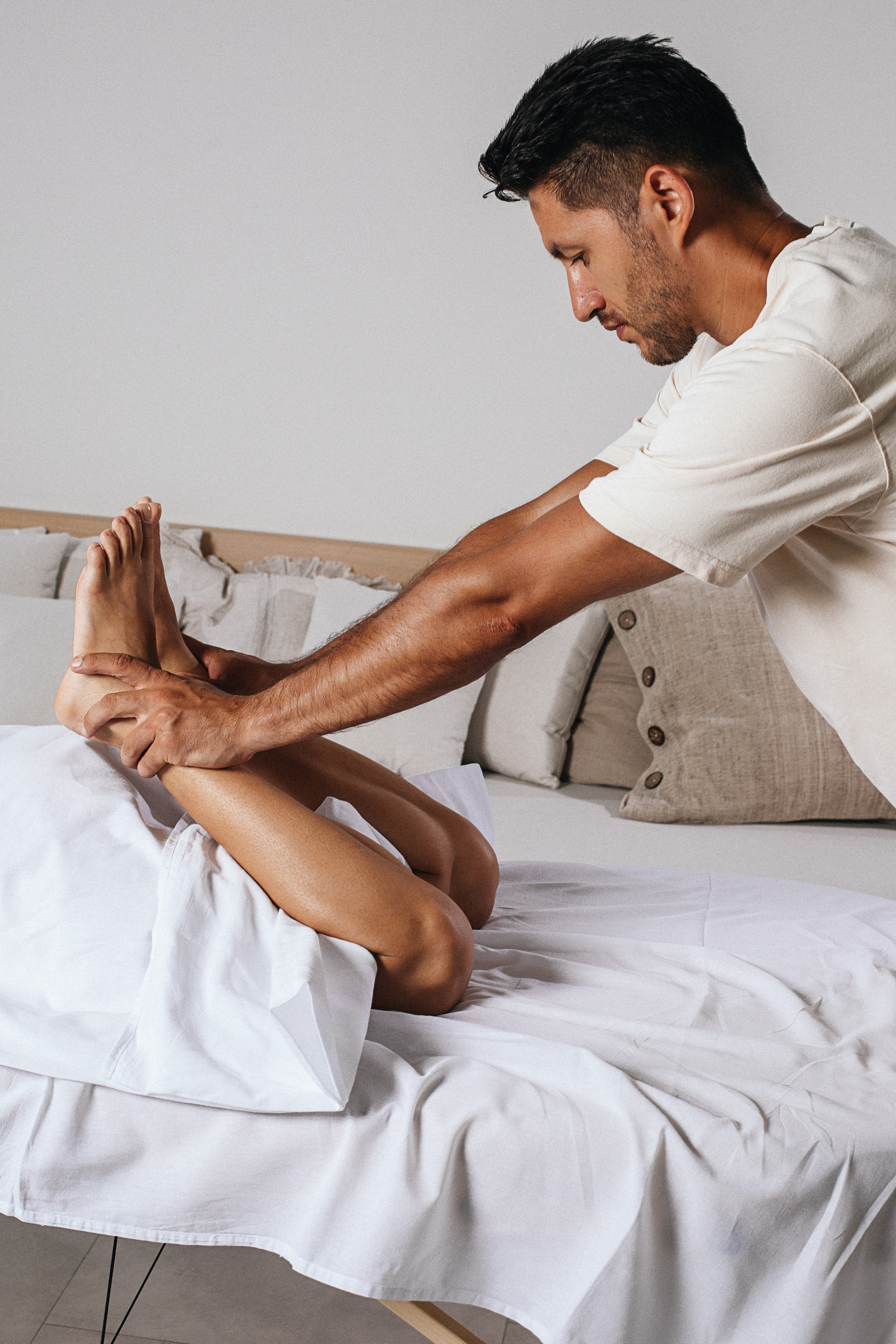 Мастер массажа Тимур. Фотограф-портретист Евгения Синкевич в Риге и Европе