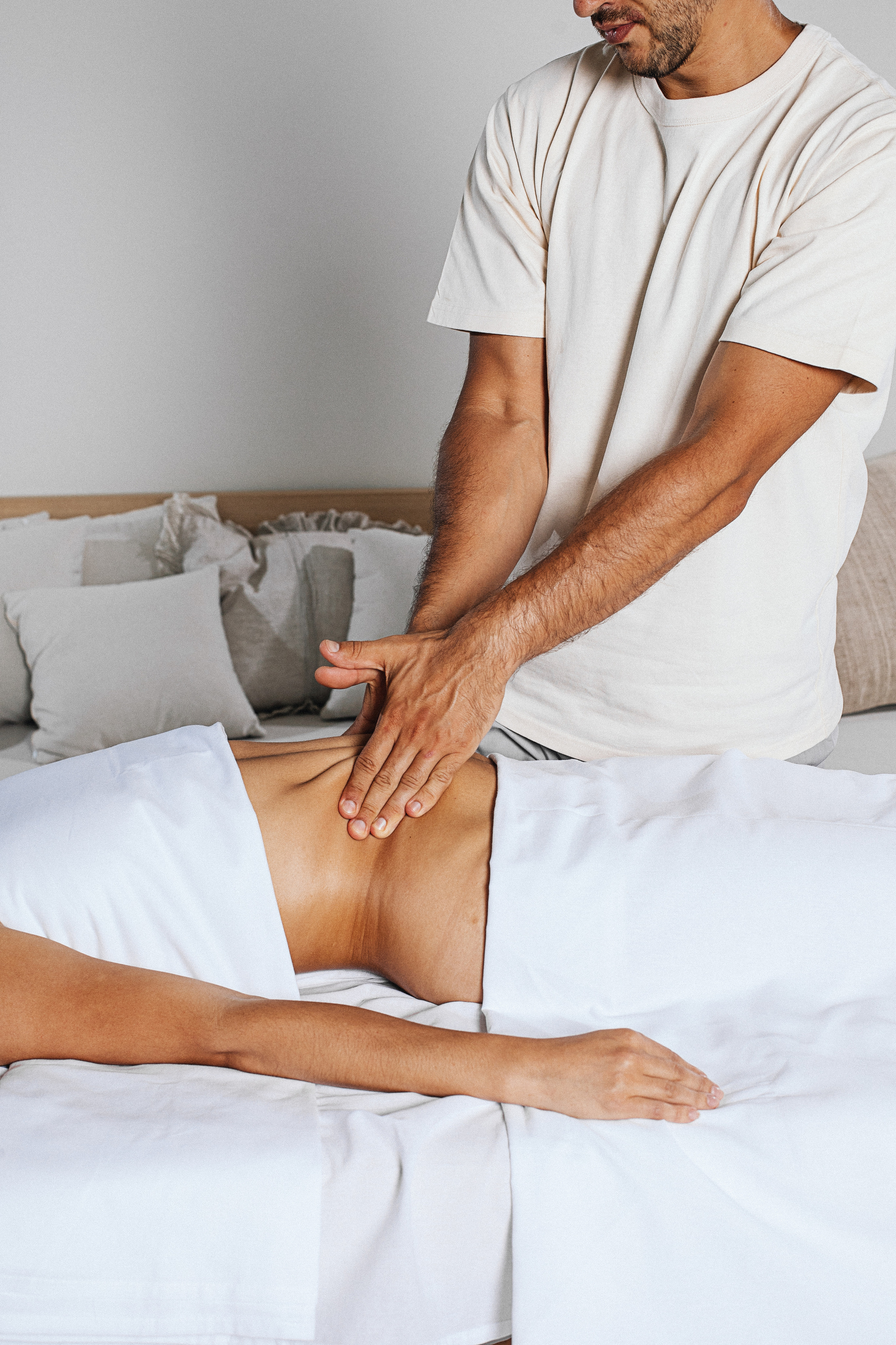 Мастер массажа Тимур. Фотограф-портретист Евгения Синкевич в Риге и Европе