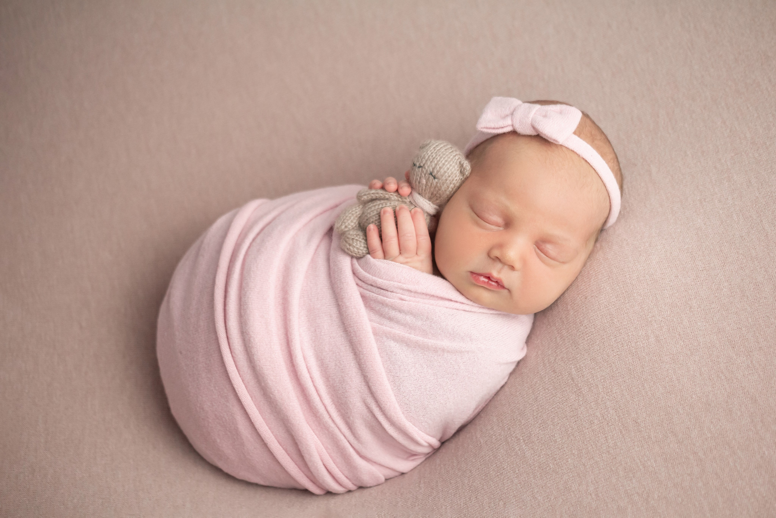 Классический стиль newborn. Фотограф новорождённых Анапа Елена Кушнарь