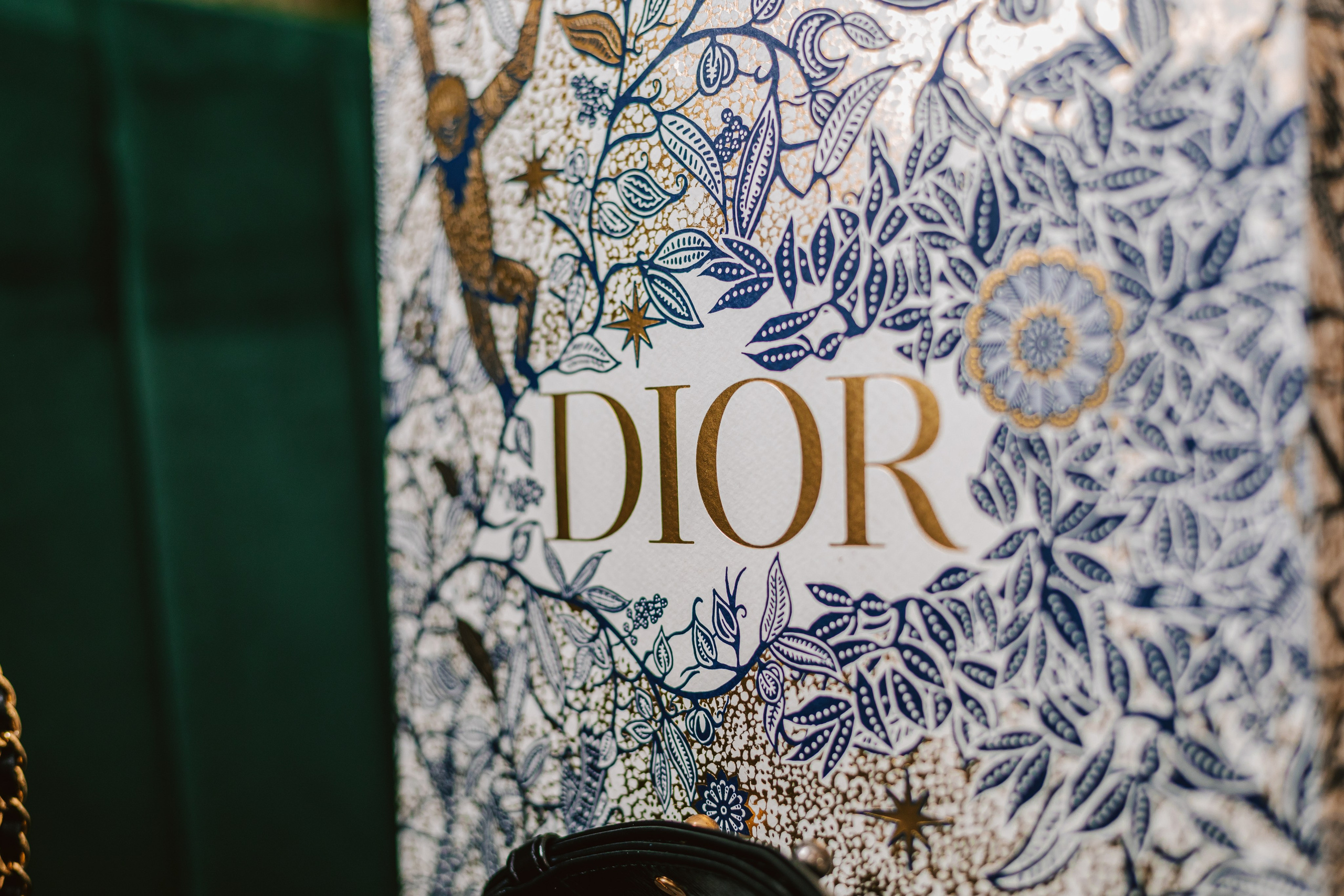 ЛЮБОВЬ В ЗОЛОТЕ