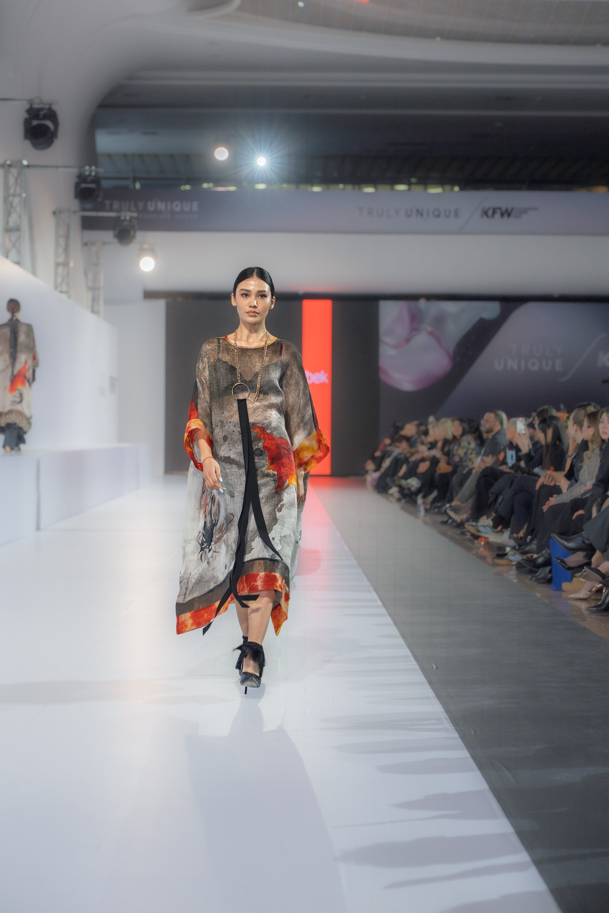 Yerlan Zholdasbek. Сайт Алматинского НЮ АРТ, будуар и фэшн фотографа Дениса Карпенко