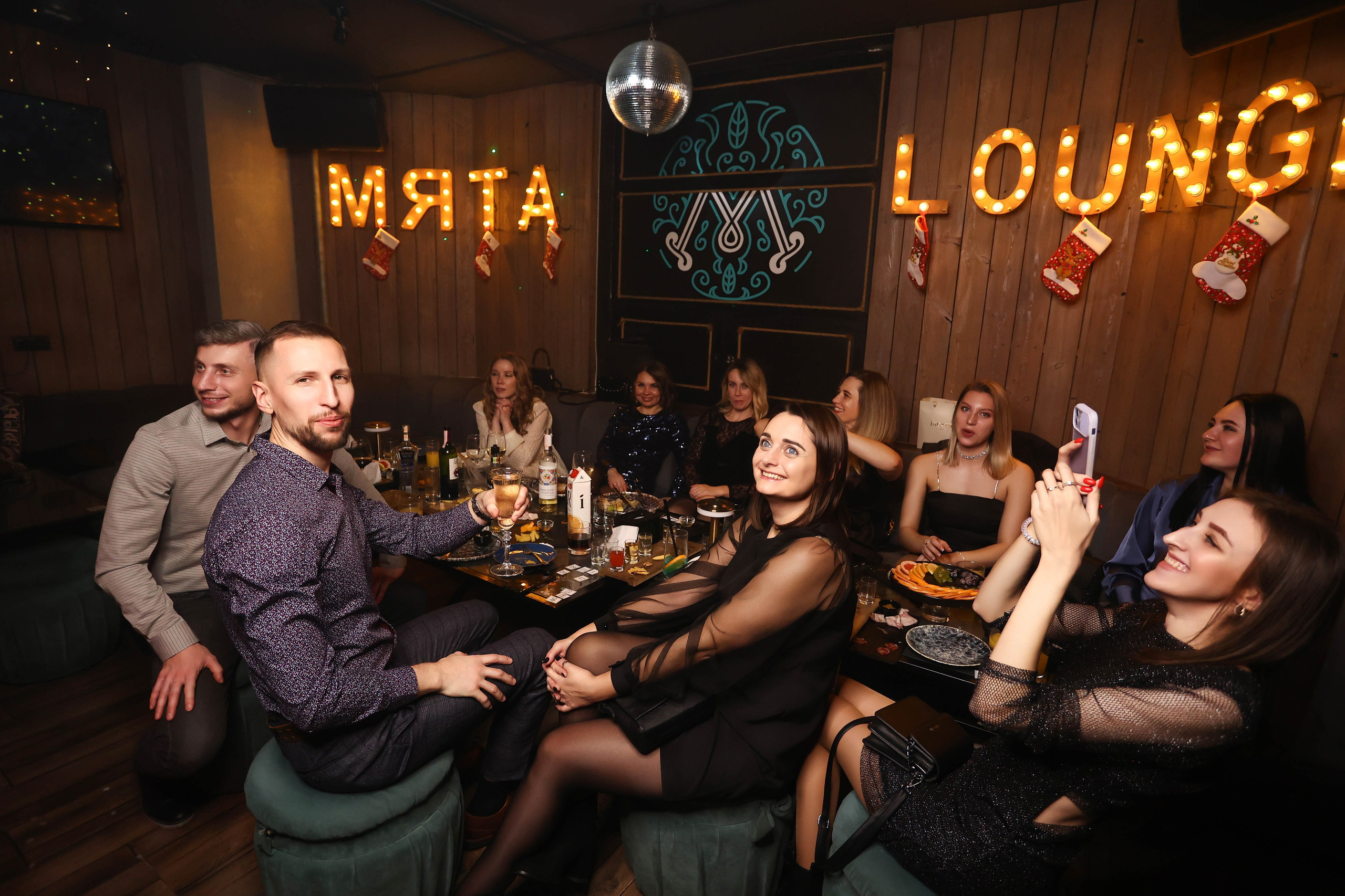 16/12/23 Новогоднее караоке в Мята Спортивная. Мята Спортивная — Кальянная, караоке, бар в Минске