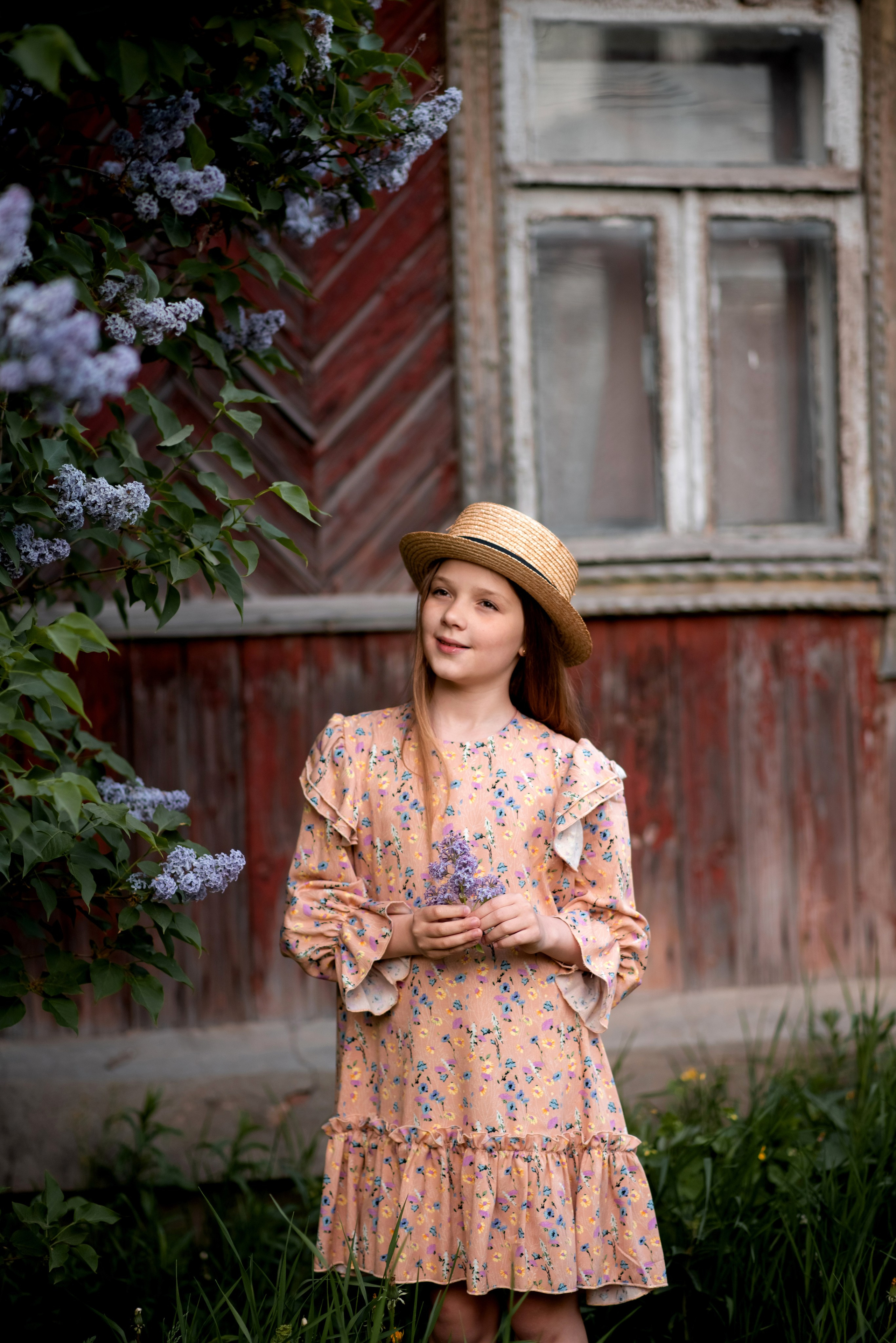 Александра. Фотосессия в цветущей сирени. Семейный и детский фотограф в Туле Светлана Воронкова