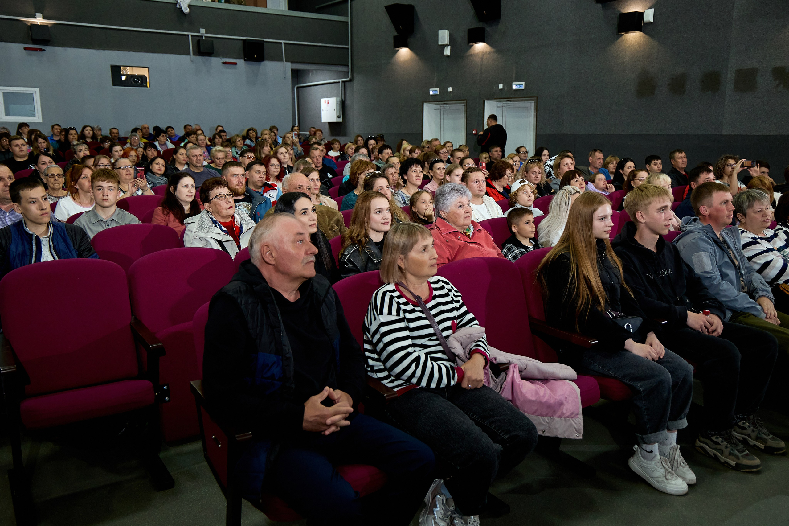 Кинопоказ, дима красилов, киностудия горького. Свадебный репортажный и фуд фотограф в Барнауле Гайфулин Виталий