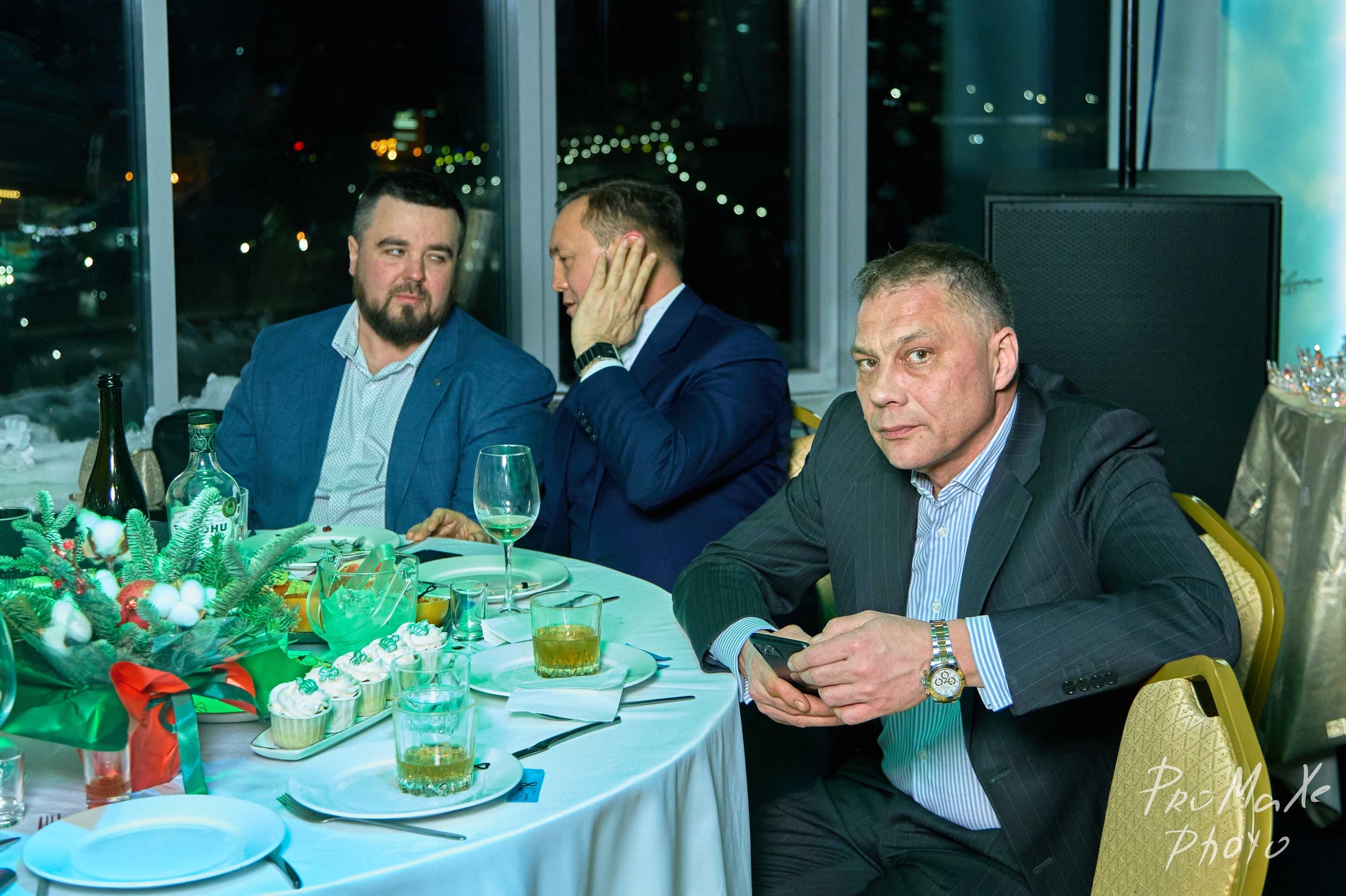 Зал КРАСА МАСС-МЕДИА ЧУВАШИИ. Владимир Суздалов (ProMaXe) — Портретный фотограф, тематические фотосессии в Чебоксарах