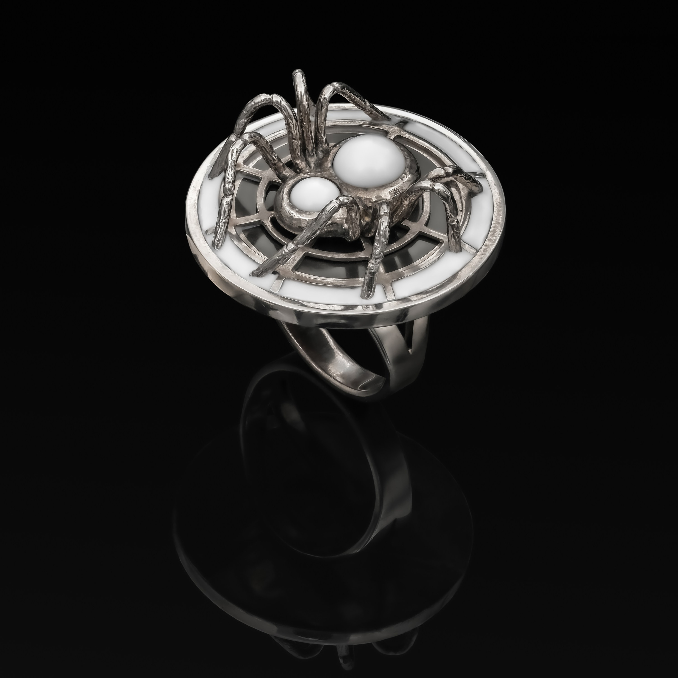 Рекламная эксклюзивная предметная фотосъёмка ювелирных изделий в Москве  тел +7 966-003-13-07. Высококачественная профессиональная рекламная фотосъёмка ювелирных украшений, драгоценных камней в Москве. Обучение, консультация