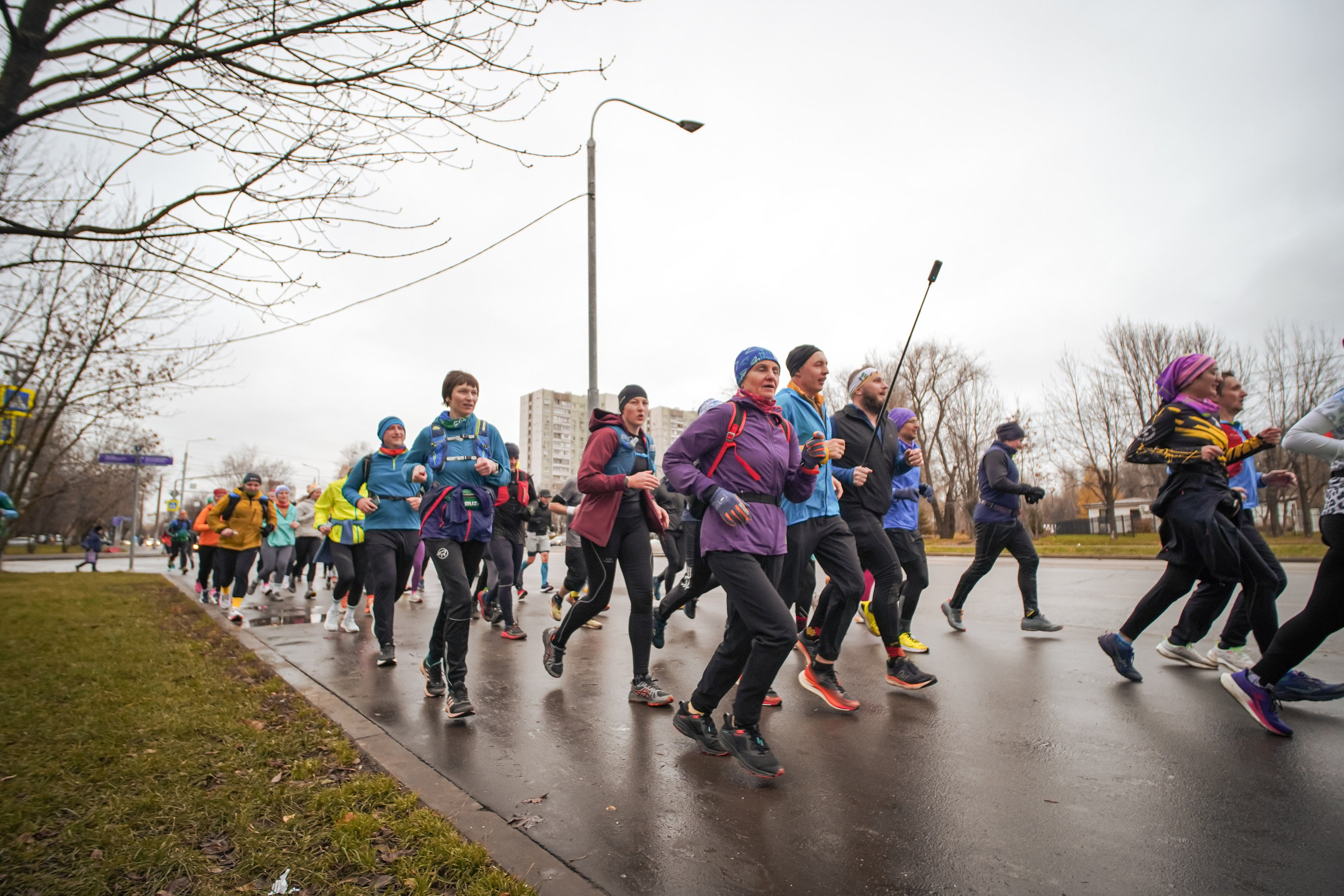 #марафонудома #яuzarun 2024 2-я петля, группа 6:30. Роман Капилюшов. Бег. Фото. Видео. г. Люберцы