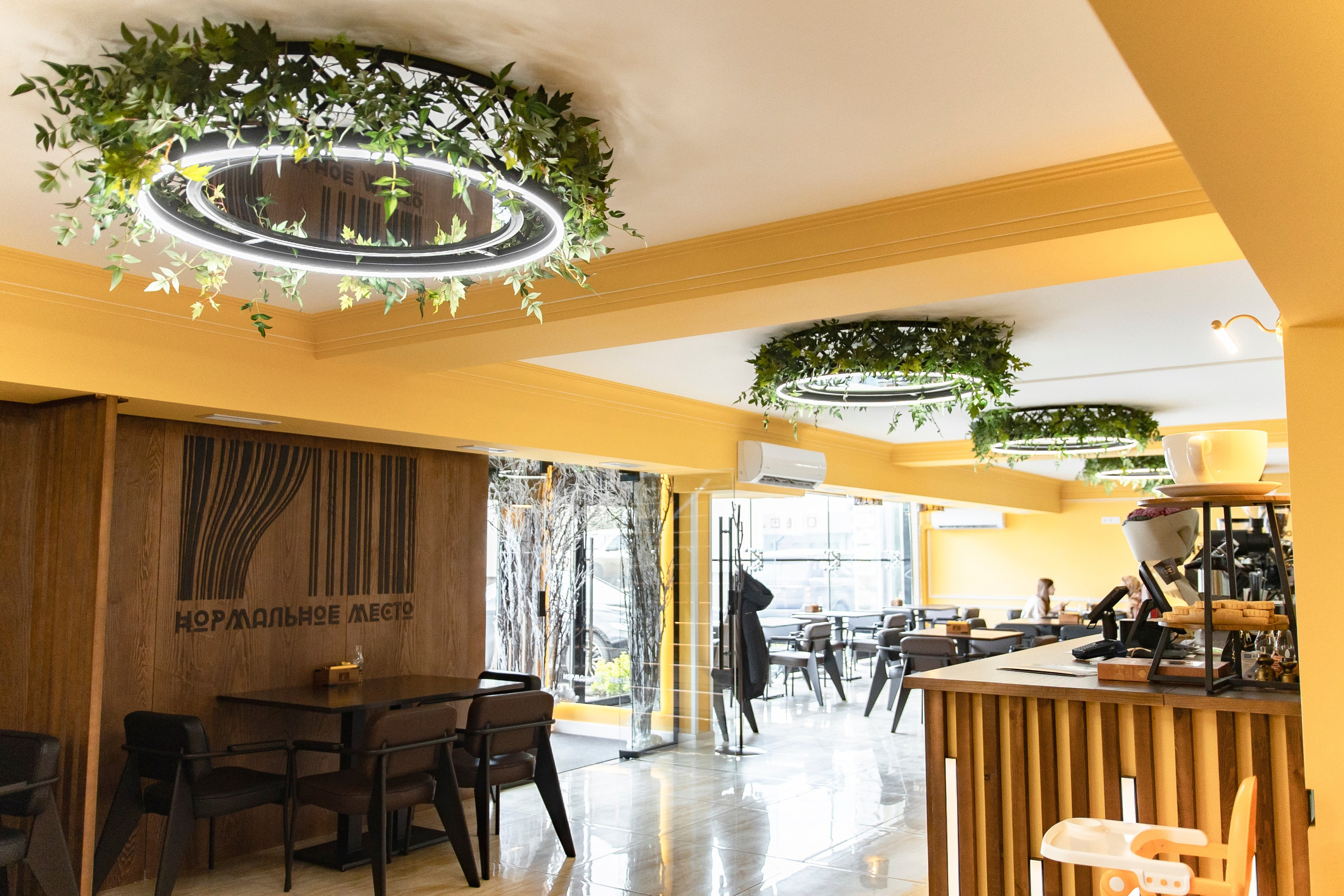 Интерьерная съемка заведения «Нормальное место». Фотограф Настя Конник | Пятигорск | Эльбрус | Домбай | Архыз