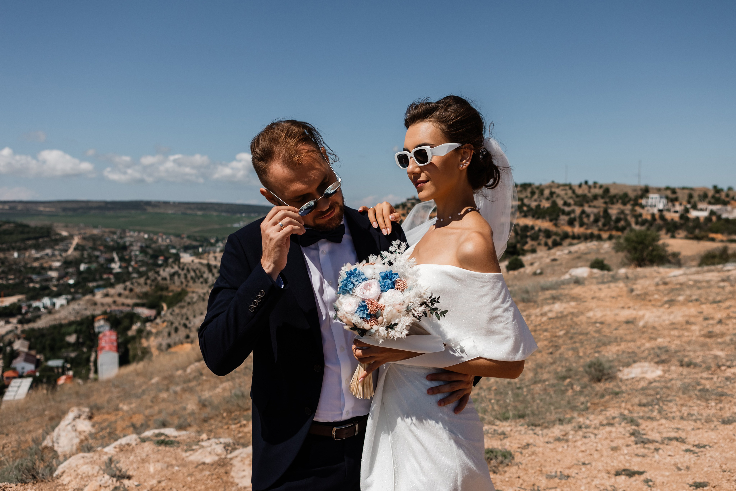 Свадебная съёмка в Балаклаве в крепости Чембало. Свадебный фотограф, фотосъемка в Крыму, Севастополе, Симферополе, Ялте