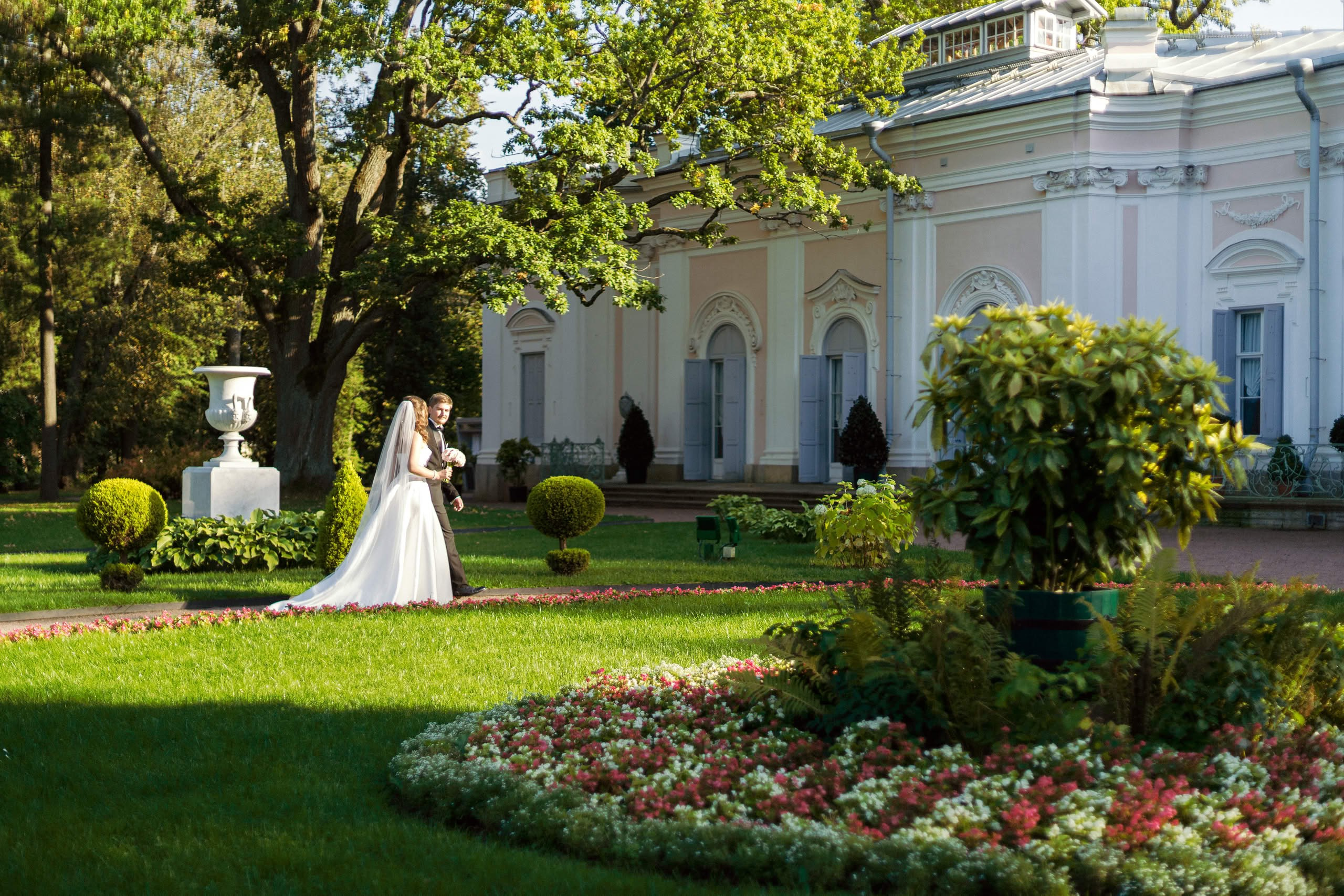 Свадебная прогулка в Ораниенбауме — Саша и Кристина. Свадебный фотограф Дмитрий Родионов — Санкт-Петербург и Ленинградская область