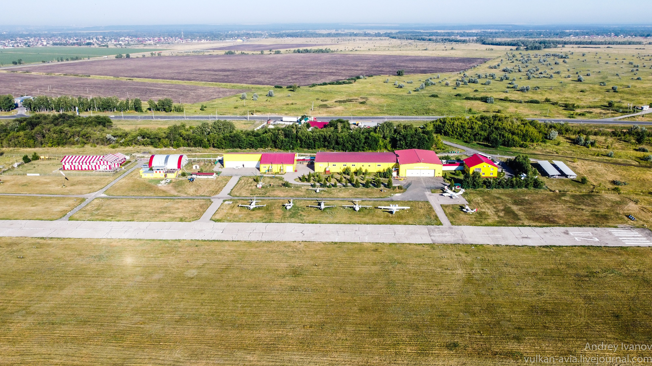 Амдерма — наука (2020 г.). Фотоальбом показывающий увлекательный мир авиации и мир медведей Андрея Иванова