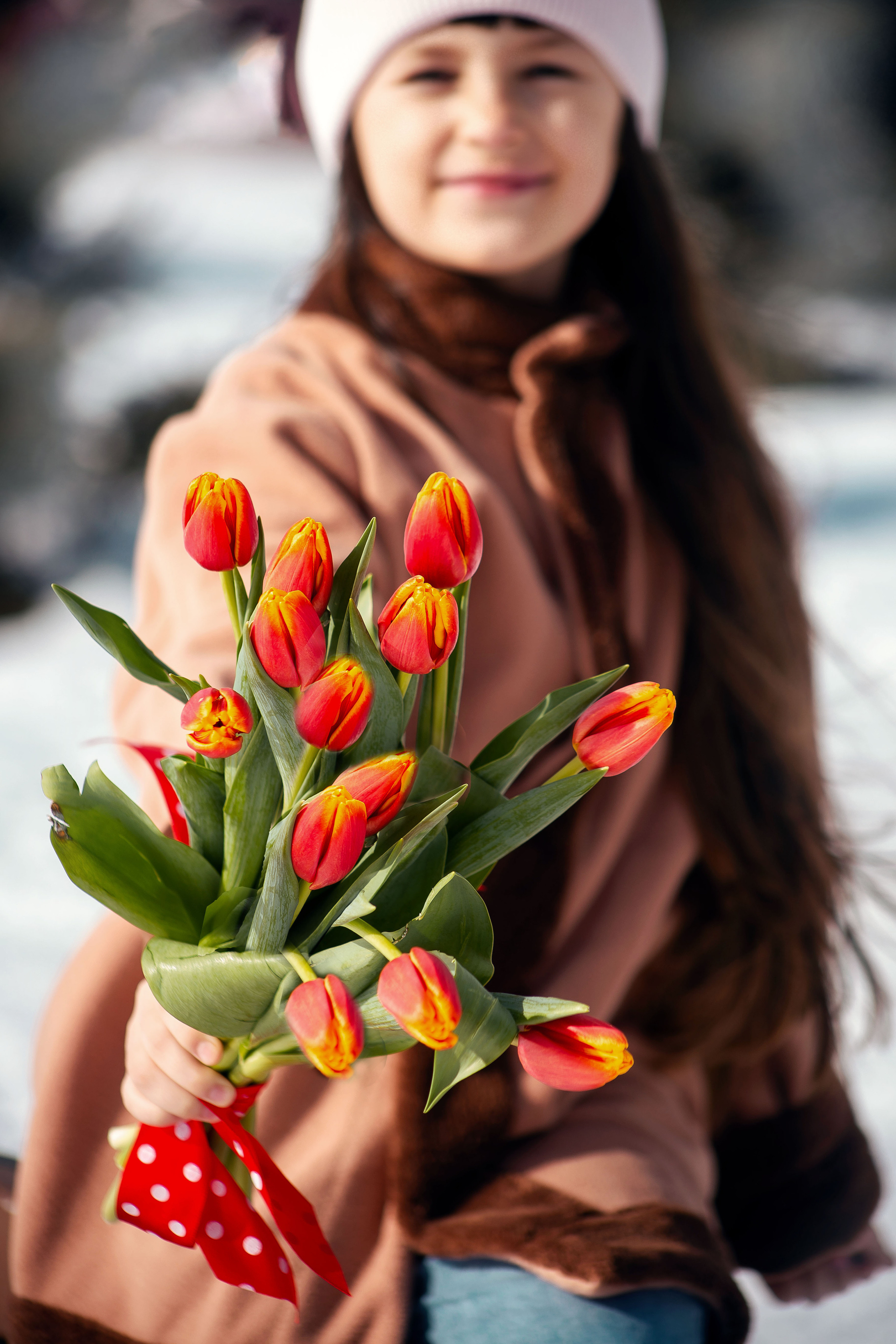 Мама и дочь с тюльпанами. Рыжий Фотограф Иркутск